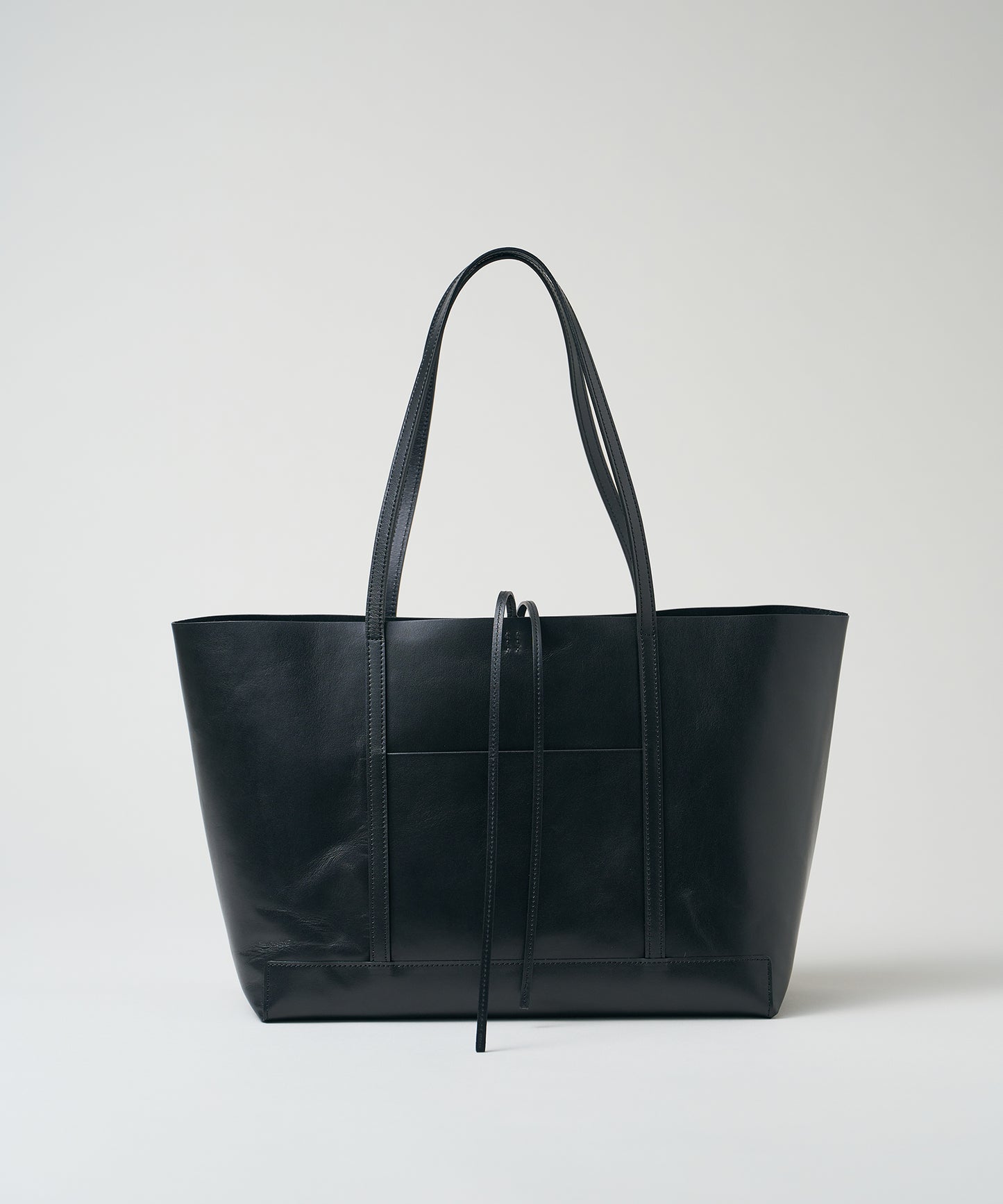 #45/ トリムトート（black）/ 牛革・アペルト