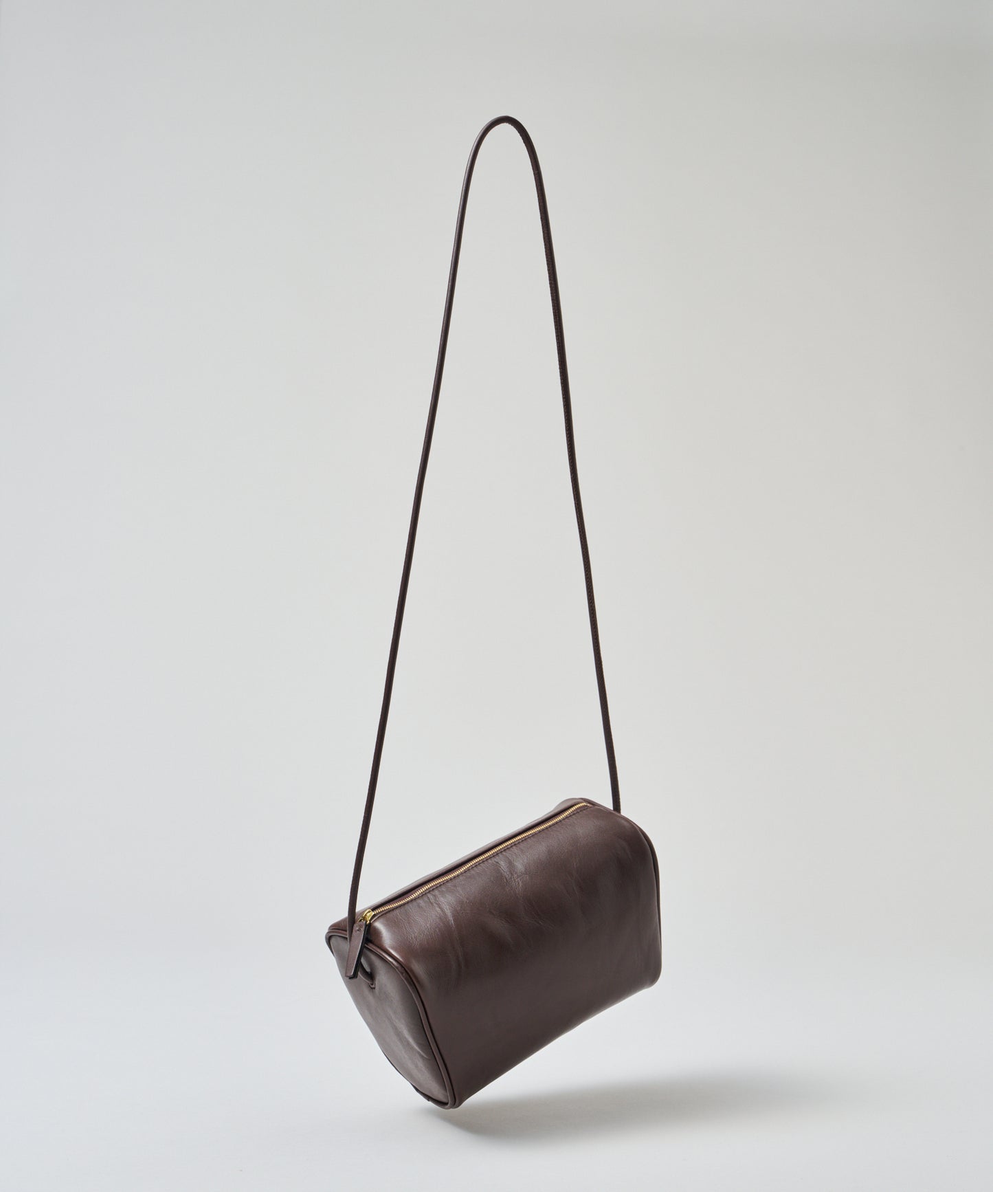 #45《BF SALE 10%》フロートミニショルダー（bitter brown）/ 牛革・アペルト