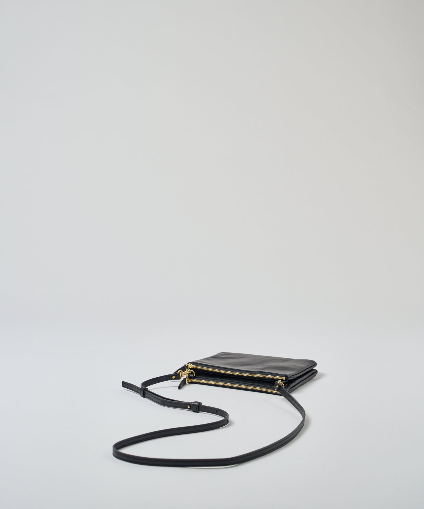 #45《BF SALE 10%》バタフライショルダー（black）/ 牛革・アペルト