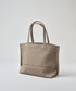 #51b/ ワイドトートM（almond gray）/ 牛革・フィリップ