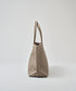 #51b/ ワイドトートM（almond gray）/ 牛革・フィリップ