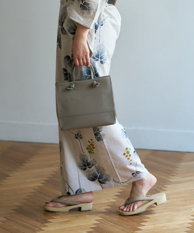 #51b/ ミニショッパー（almond gray） / 牛革・フィリップ