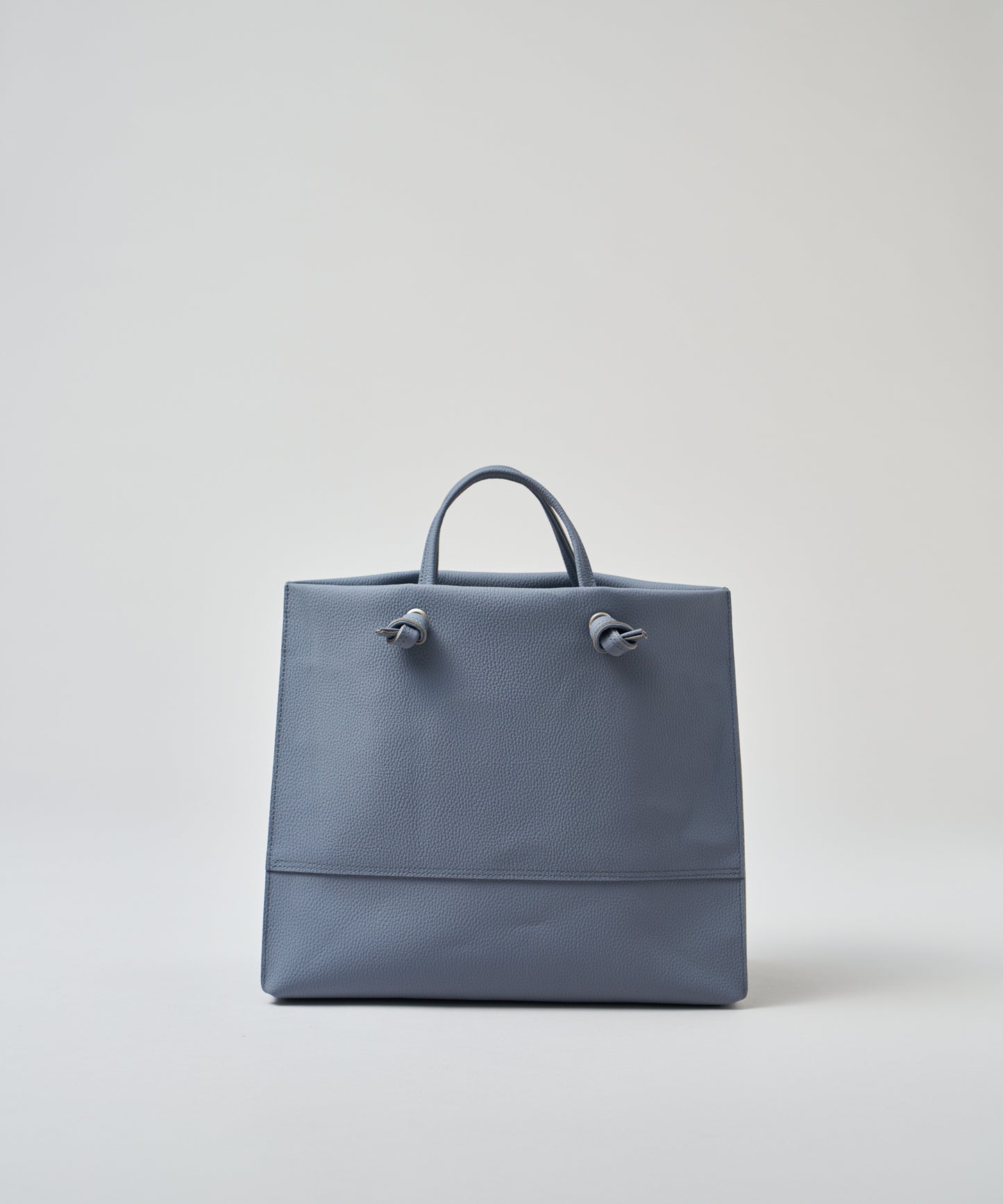 #51b《BF SALE 30%》デイショッパー（powder blue）/ 牛革・フィリップ