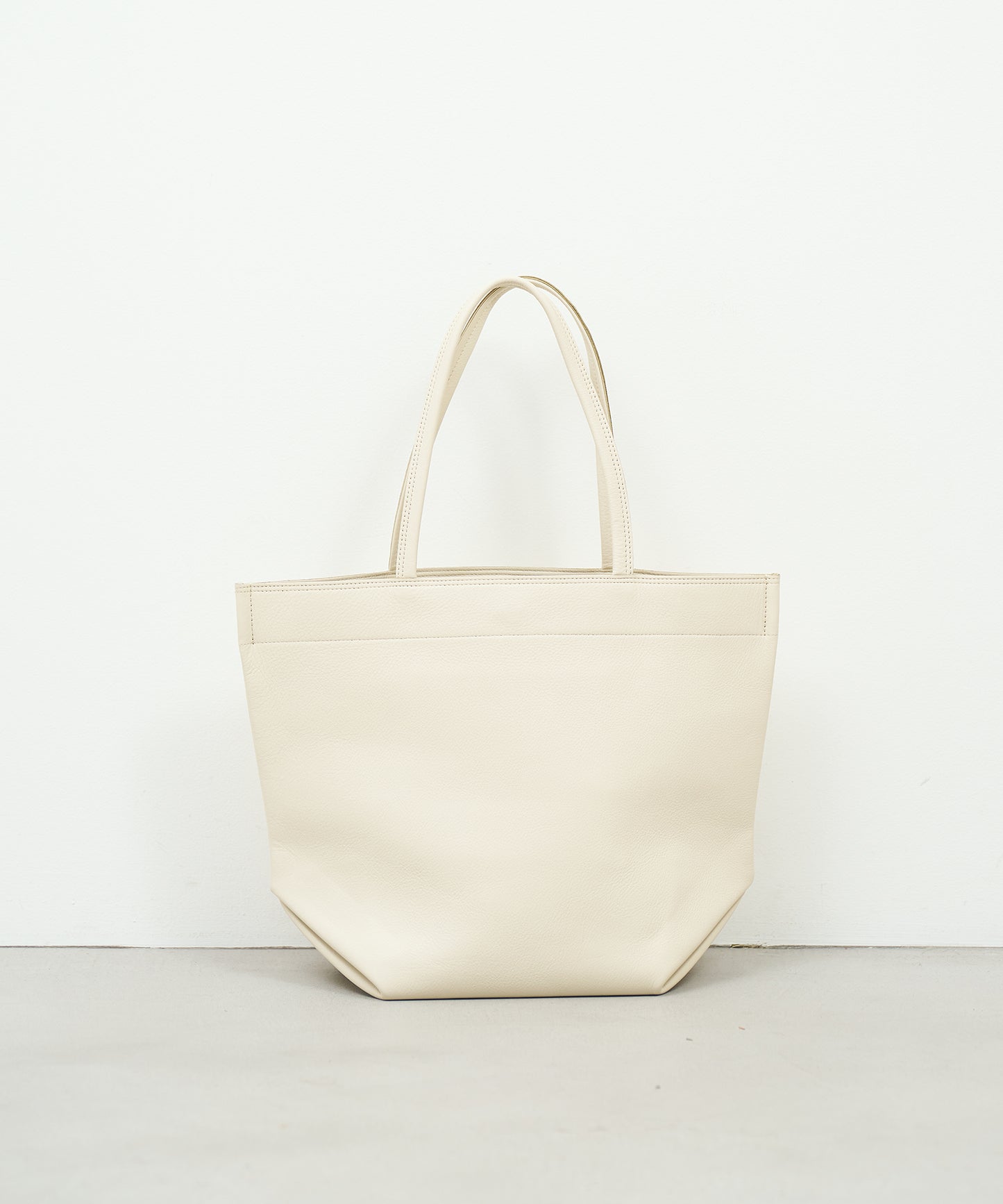 #52b《SALE 30%》ランチバッグM（ivory）/ 牛革・バレンシア