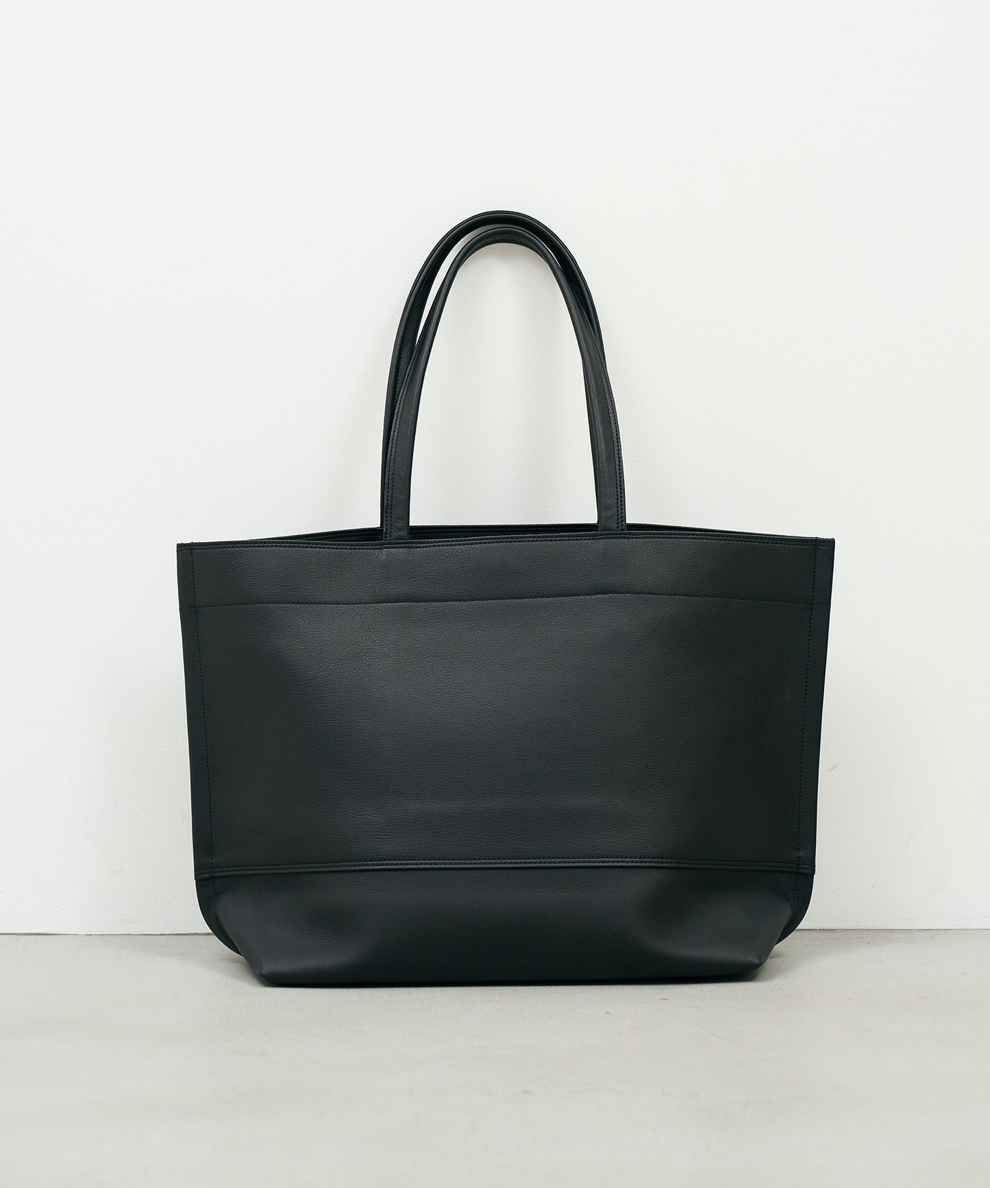 #52b/ ワイドトートL（black）/ 牛革・バレンシア