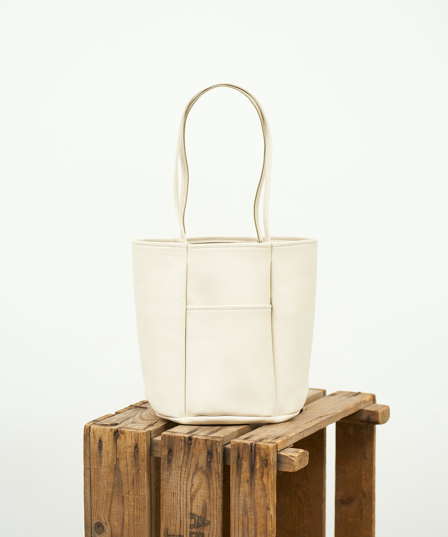 トートバッグ》シンプルで軽い、4ポケットの肩掛けトートバッグ – REN