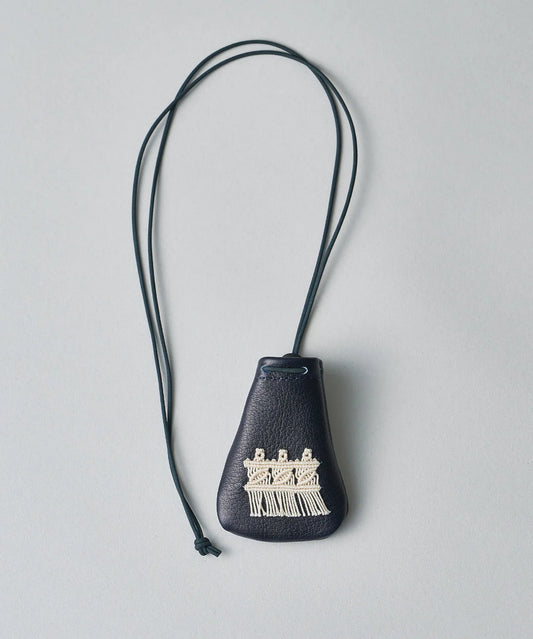 #55b/ 【限定販売】アミュレットポーチXS(松田紗和さんコラボ / indigo blue)/ ベビーバッファロー - REN