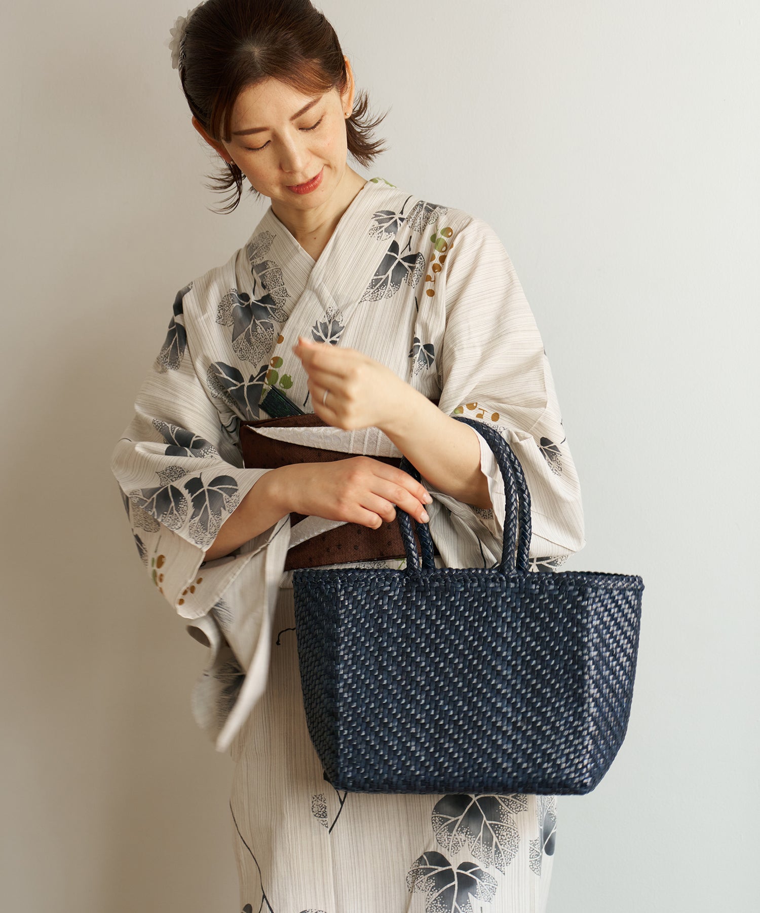 ダークブラウン編み込みメルカドトートバッグ ウーヴン WOVEN スモールトート bk-bag-bl-wh-s -waja bazar