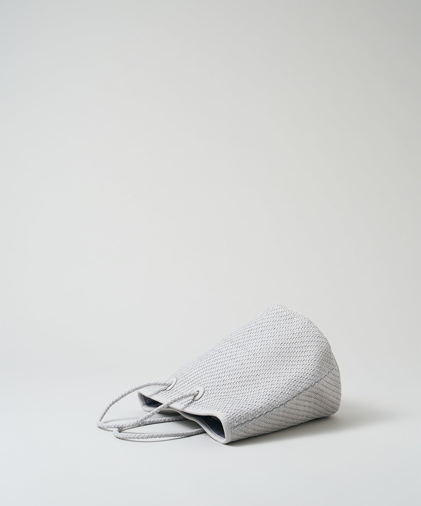 #60/ バスケット（mist gray）/ 羊革・シープメッシュ