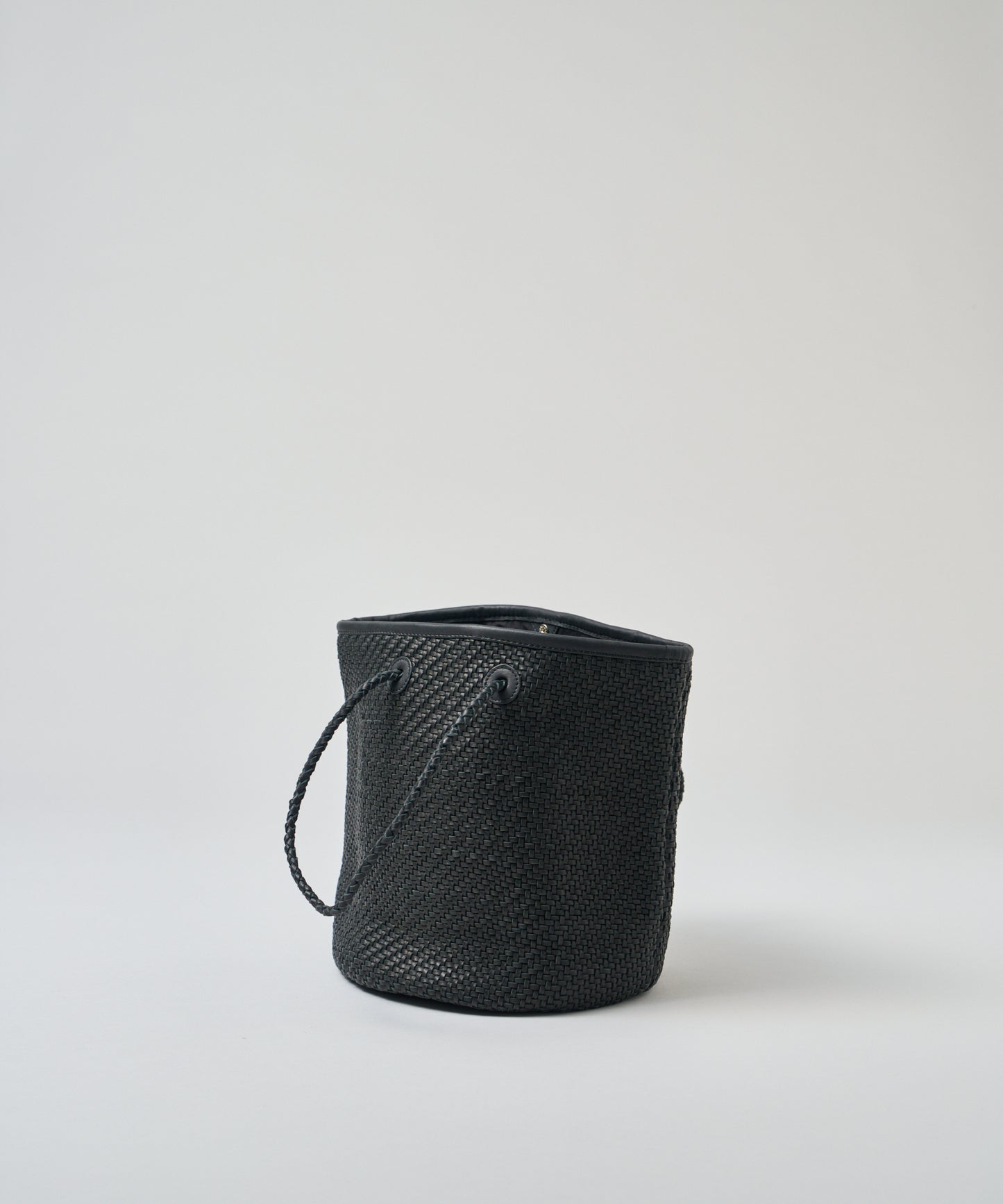 #60/ バスケット（black）/ 羊革・シープメッシュ