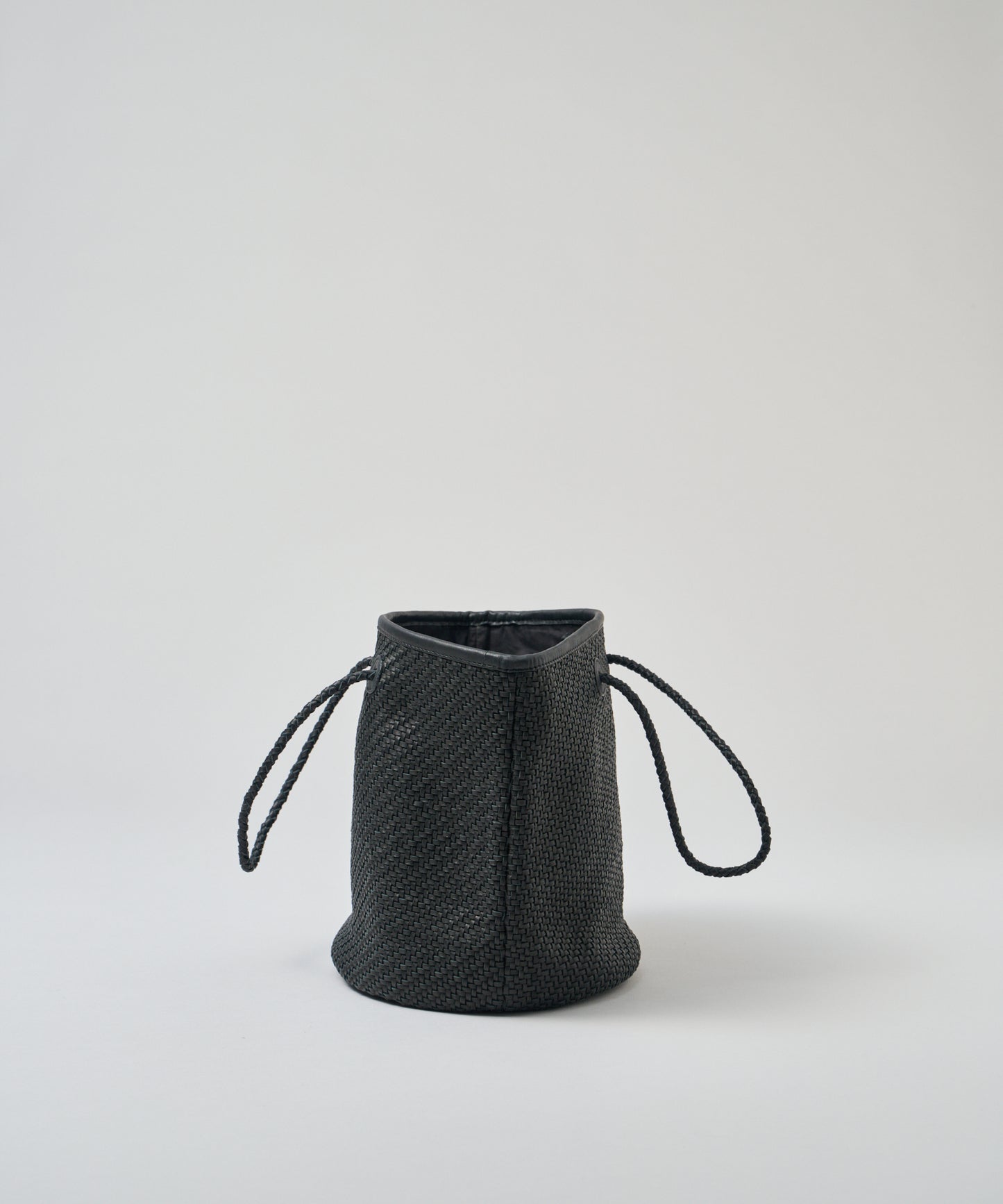 #60/ バスケット（black）/ 羊革・シープメッシュ