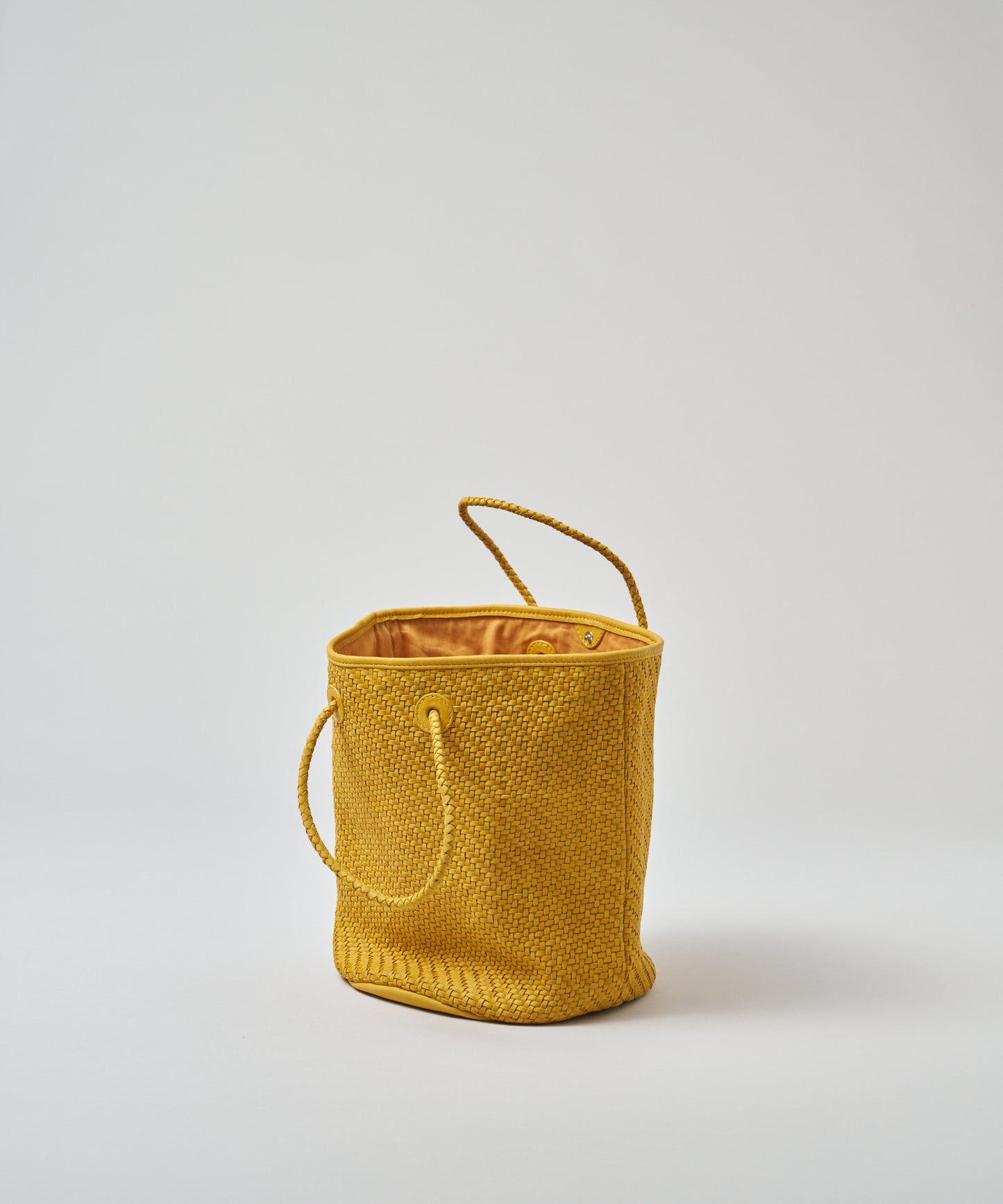 #60/ バスケット（mustard）/ 羊革・シープメッシュ