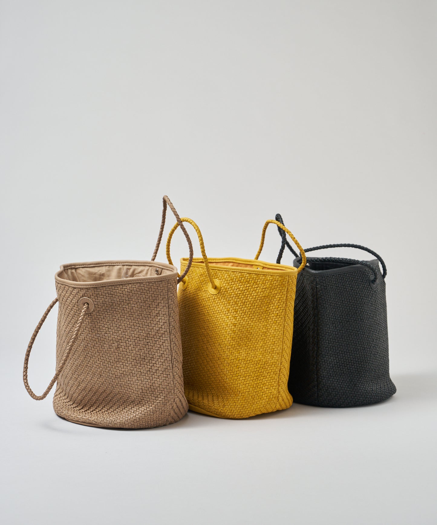 #60/ バスケット（mustard）/ 羊革・シープメッシュ