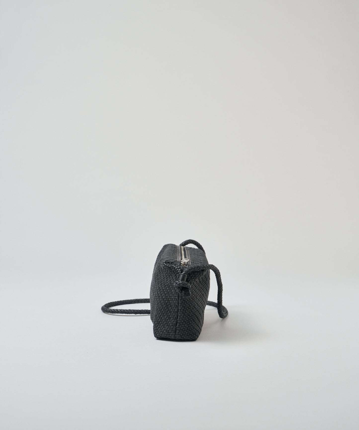 #60/ バレルショルダーS（black）/ 羊革・シープメッシュ