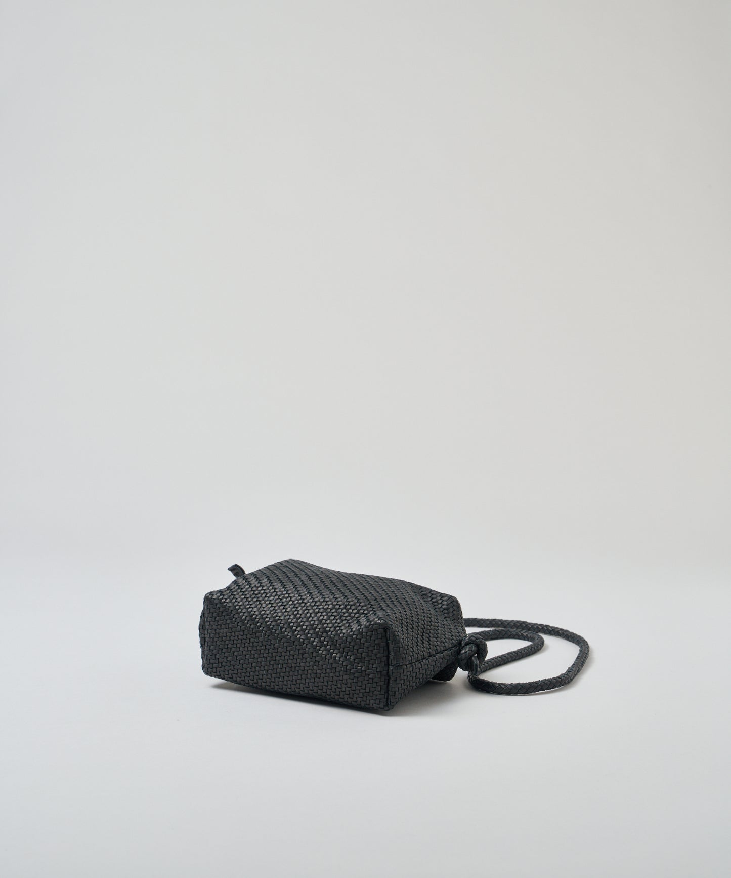 #60/ バレルショルダーS（black）/ 羊革・シープメッシュ