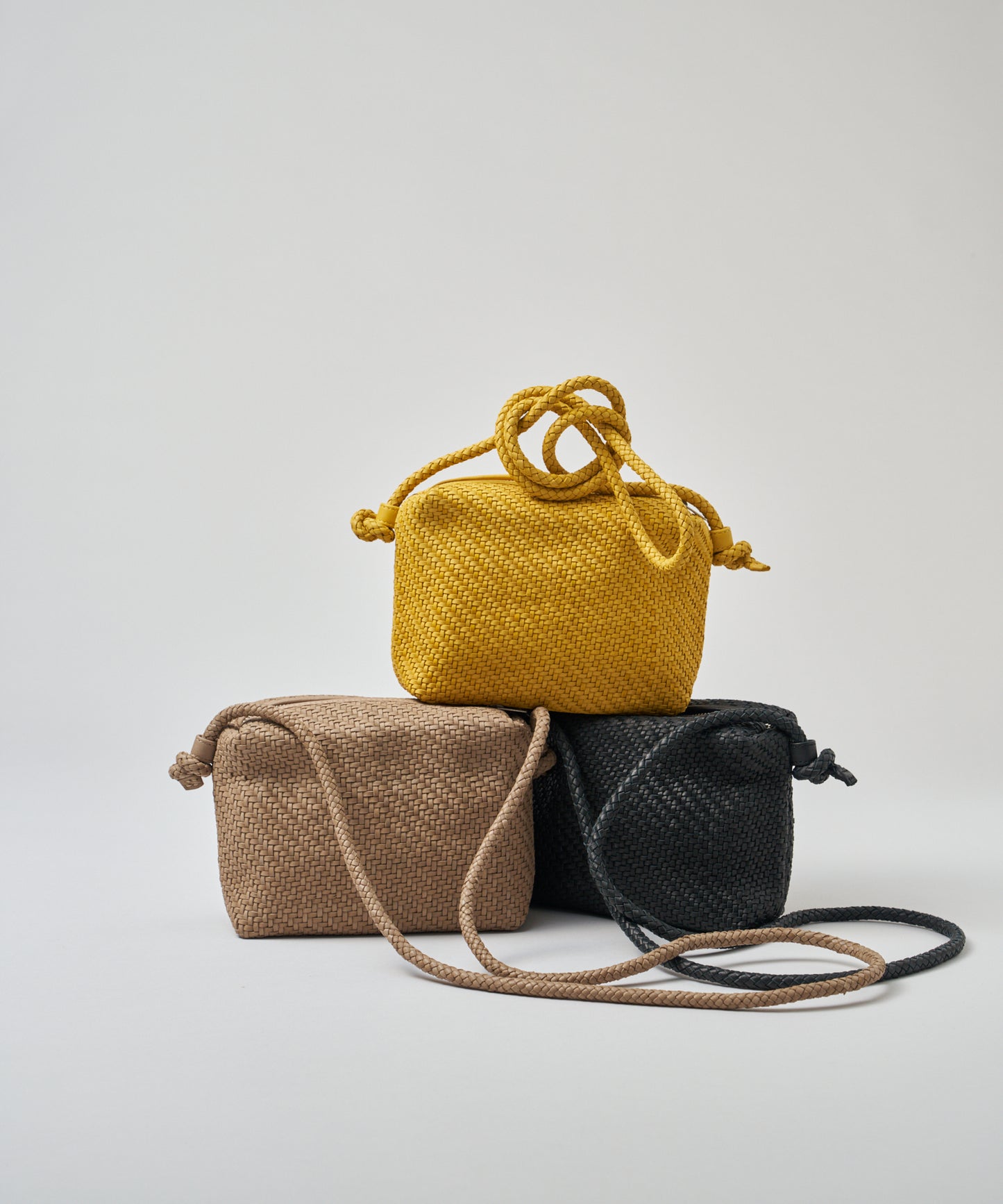#60/ バレルショルダーS（black）/ 羊革・シープメッシュ