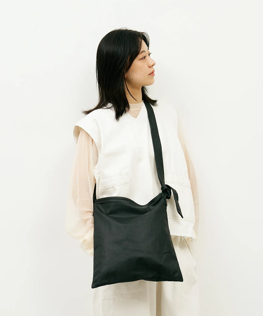 #11/ zipスクエアショルダーS (black) / やぎ革・ベアー - REN