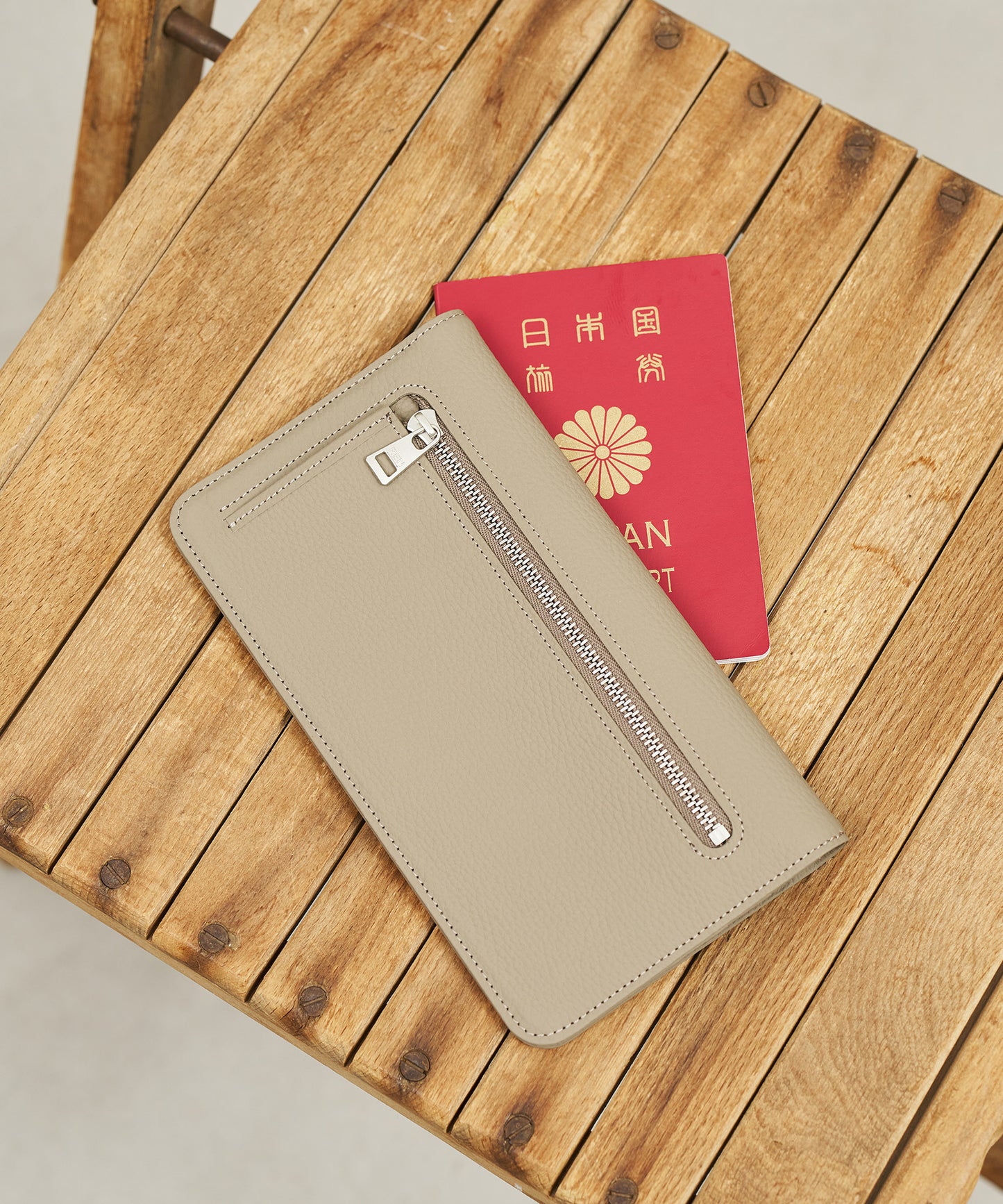 #51/ トランジットプレイン（almond gray）/ 牛革・フィリップ