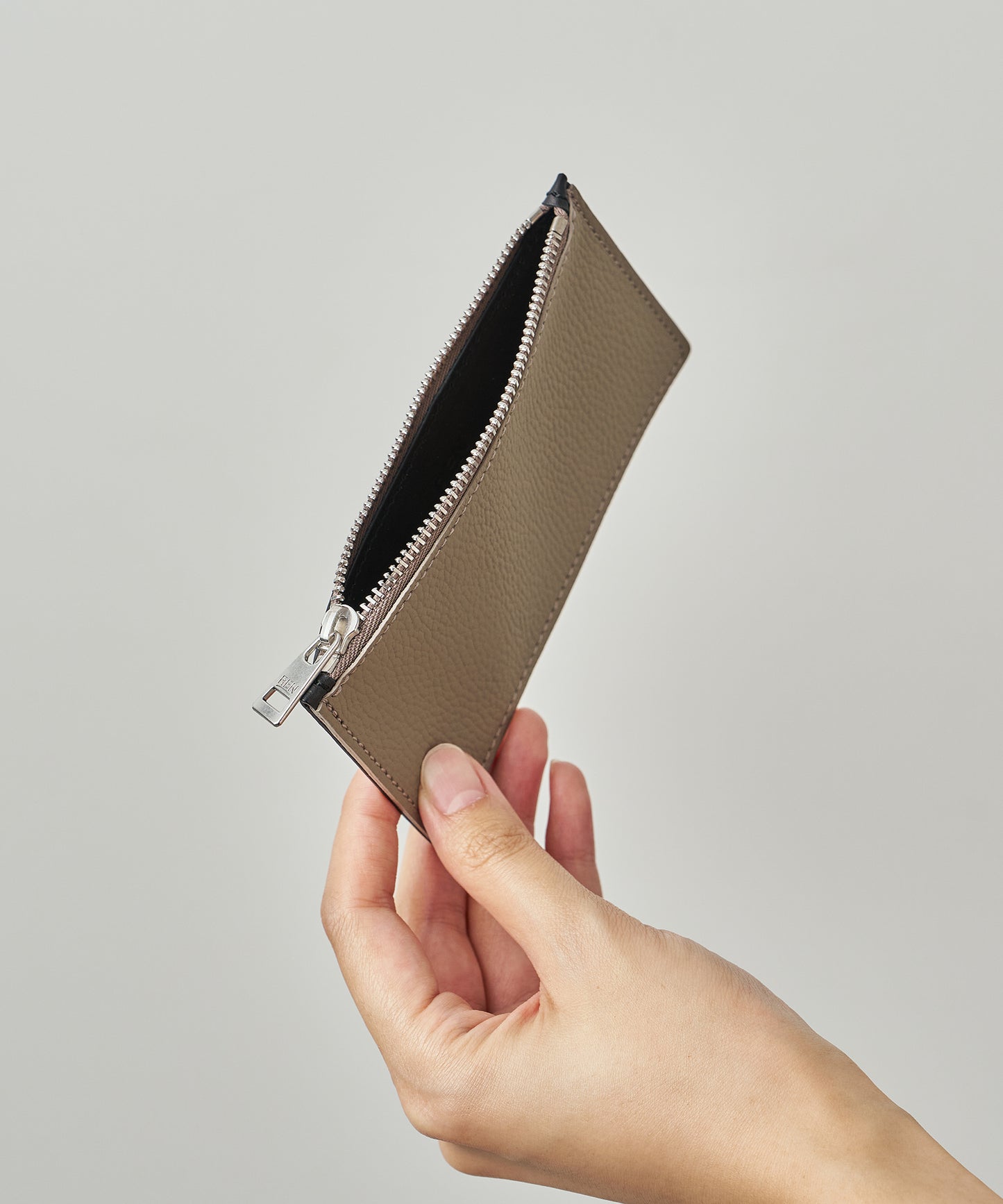 #51/ プライムスリーブ（almond gray）/ 牛革・フィリップ