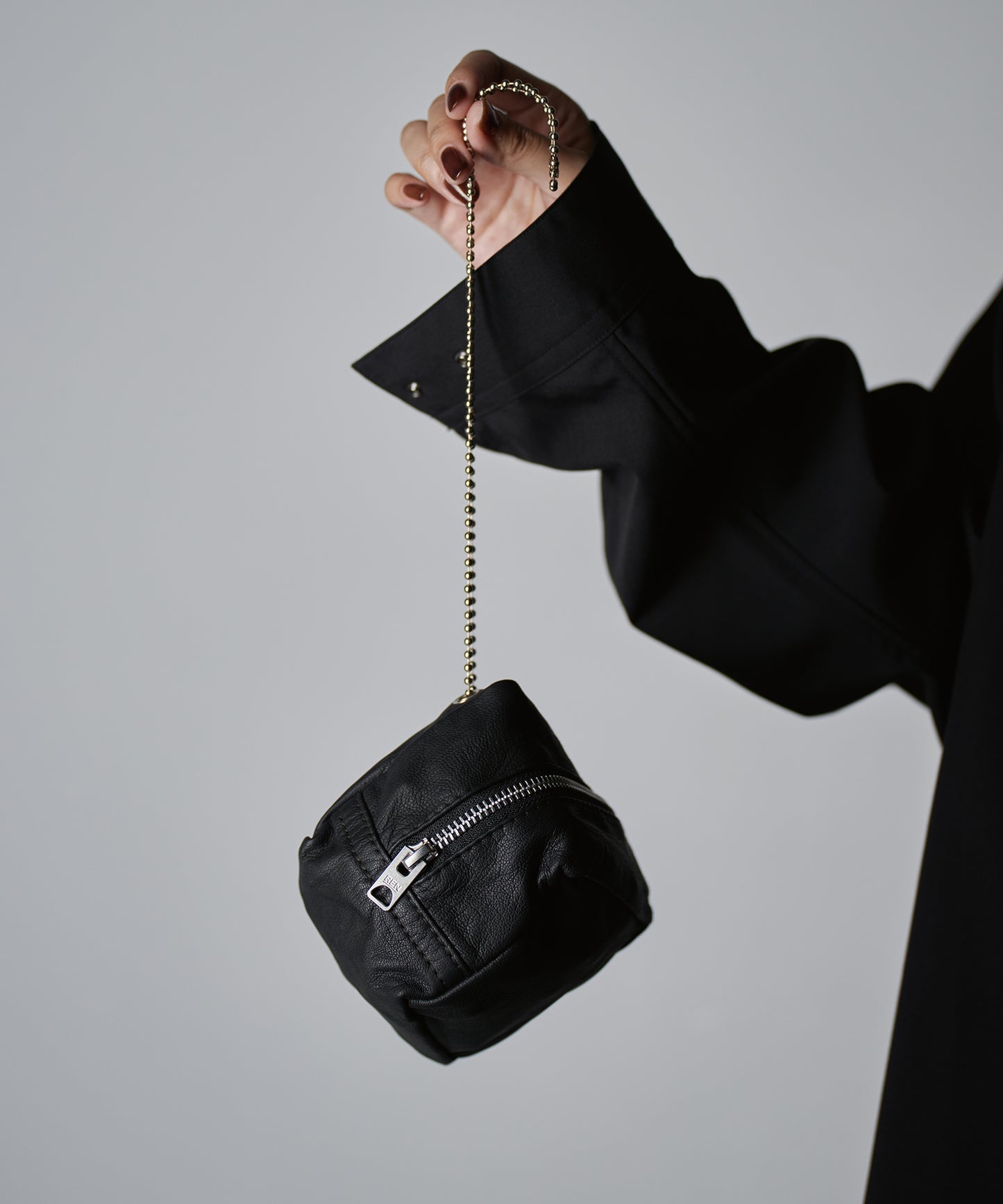 #11 / クラマエポーチ・キュービック（black） / やぎ革・ベアー