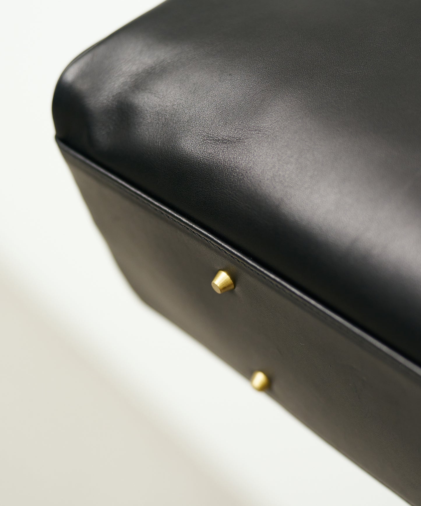 #45/ コンターボストンM（black）/ 牛革・アペルト