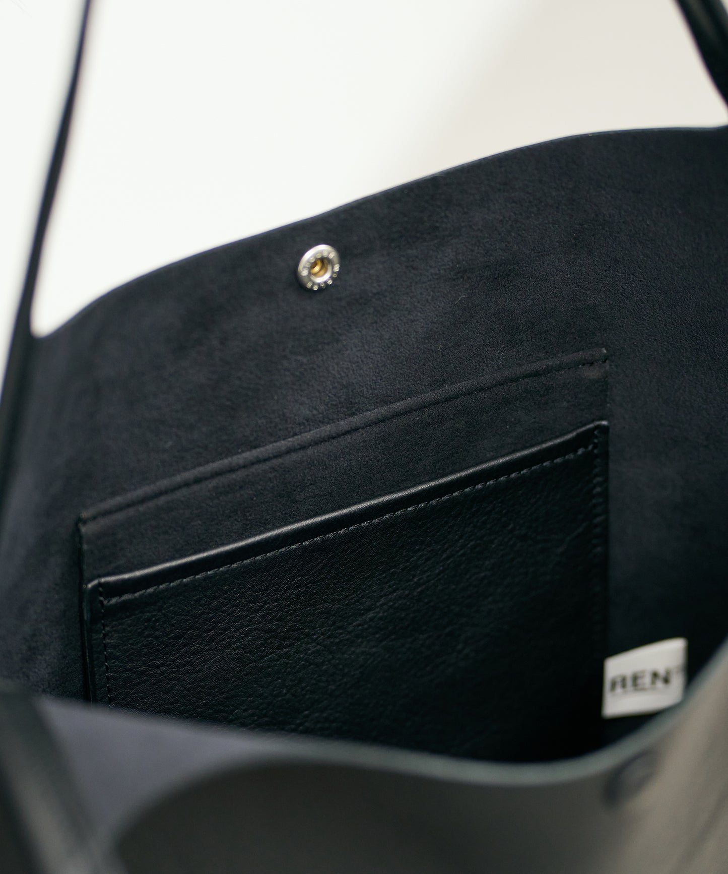 #52b/ サークルトート (black) / 牛革・バレンシア