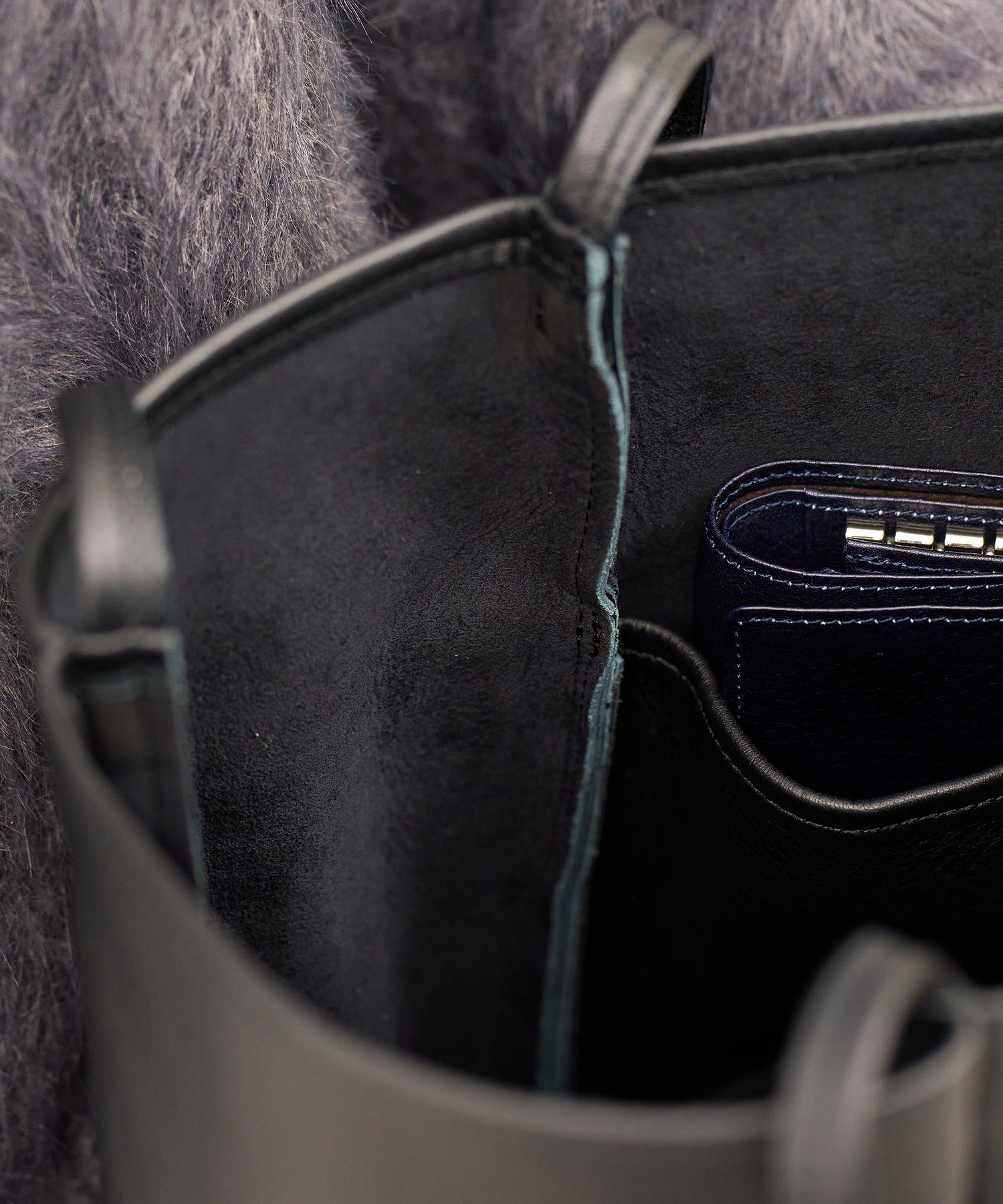 トートバッグ》シンプルで軽い、4ポケットの肩掛けトートバッグ – REN