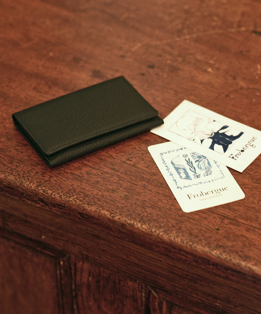 EOS/ #51/ カードケース(ink black)/ 牛革・フィリップ - REN
