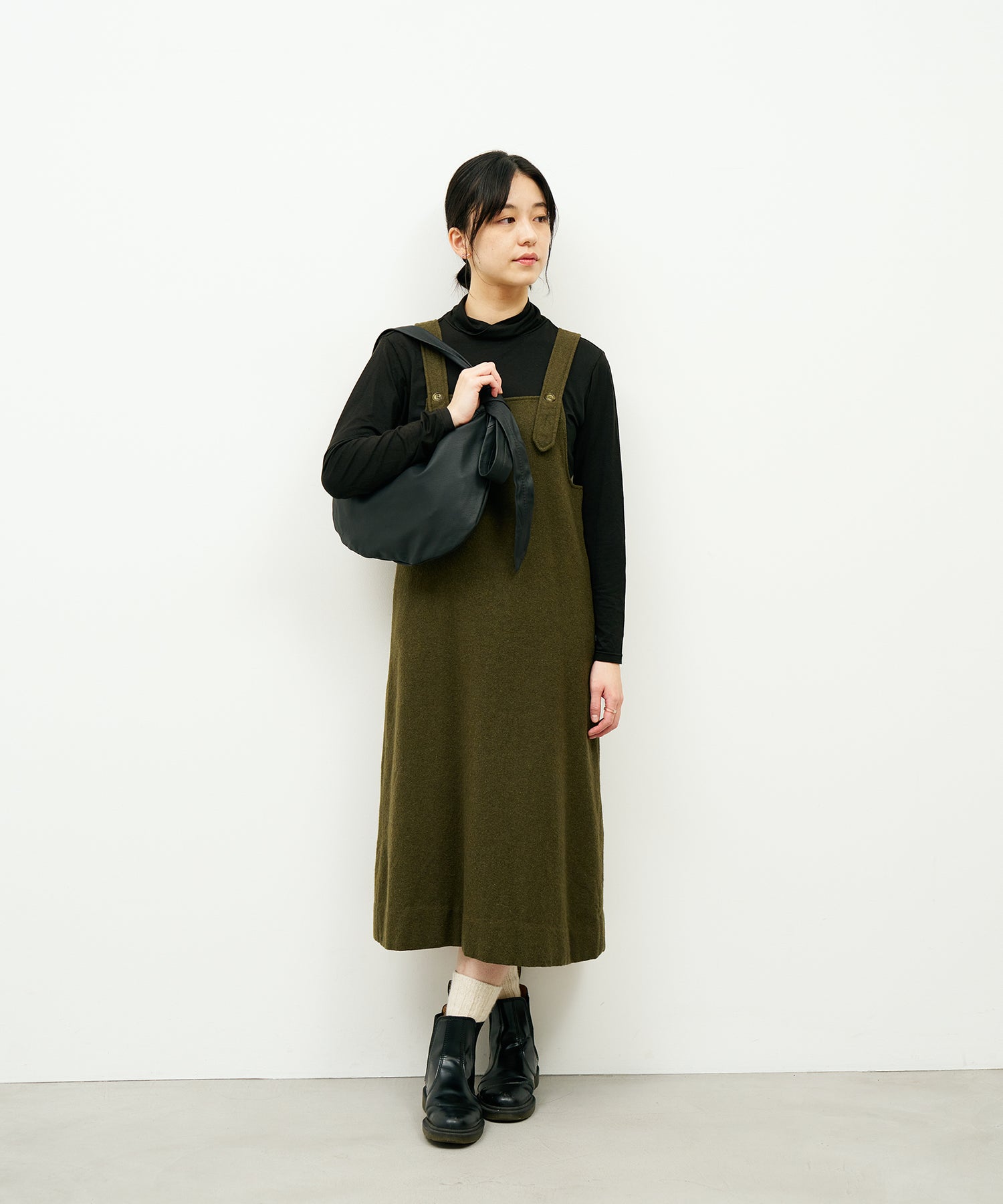 シンプルで柔らかいファスナー付きやぎ革ショルダーバッグ – REN