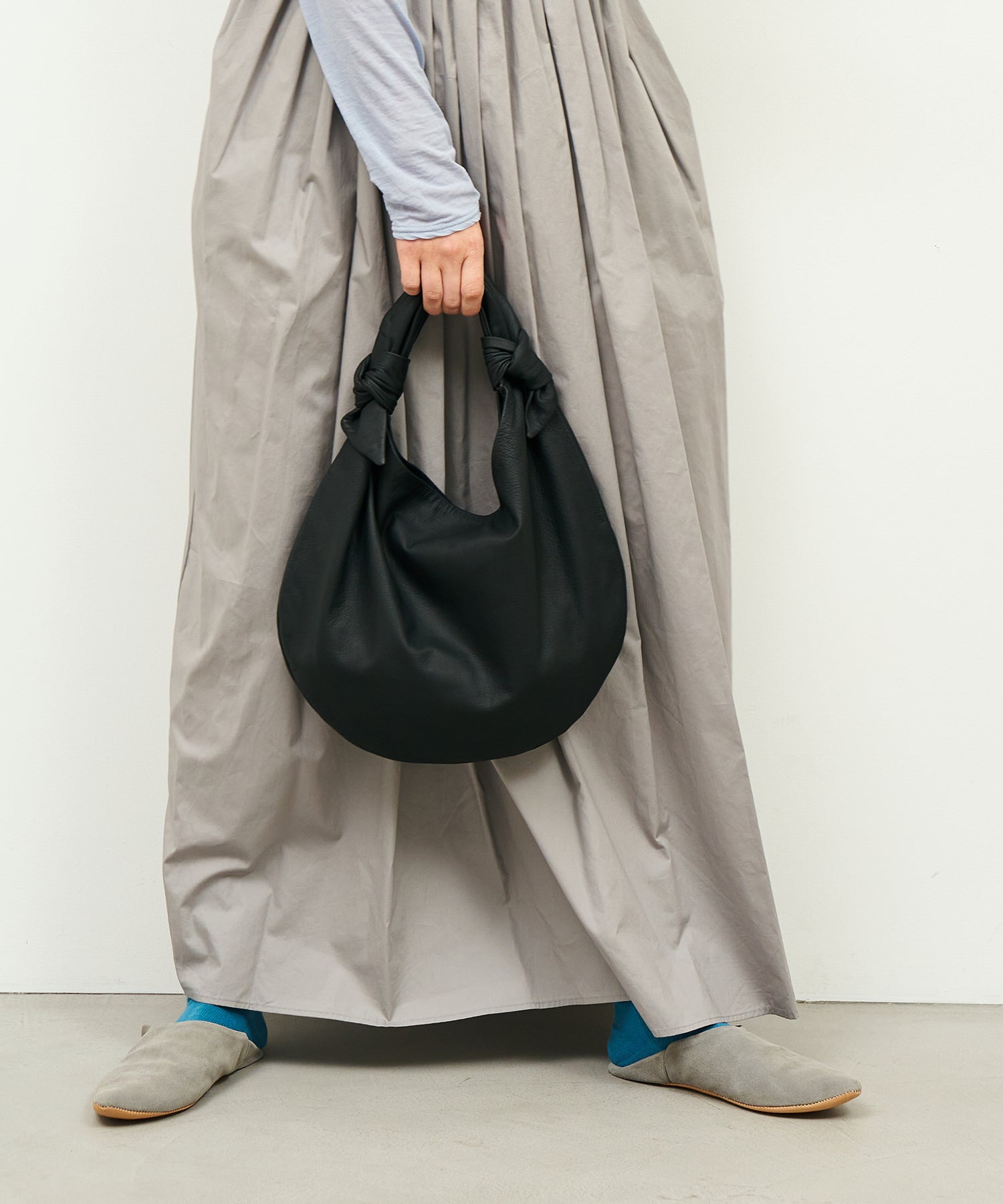 REN公式】セパレート仕様のヤギ革ショルダーバッグ｜自在にアレンジ