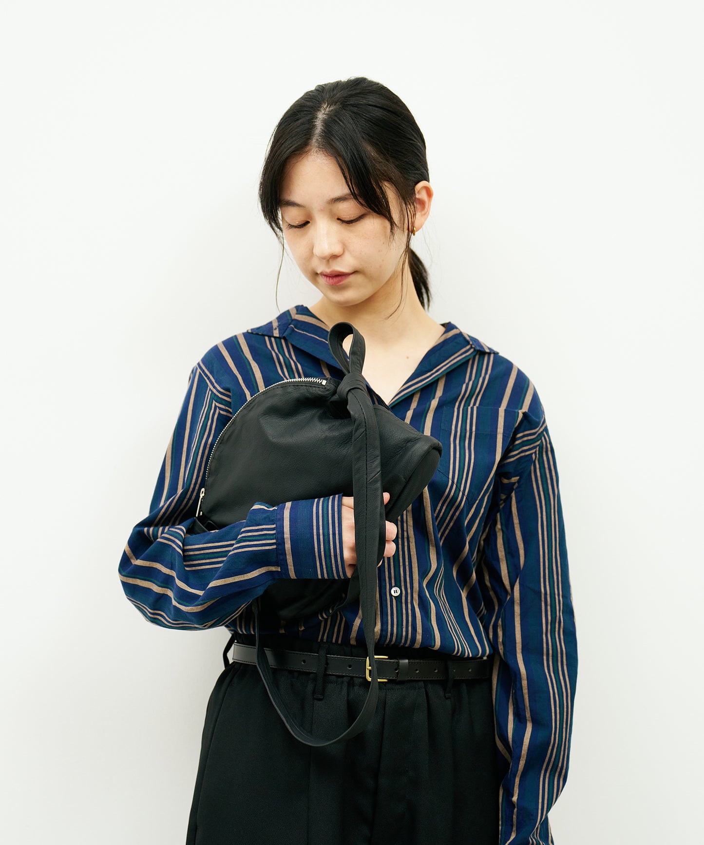 #11 / アーチジップショルダー（black）/ やぎ革・ベアー