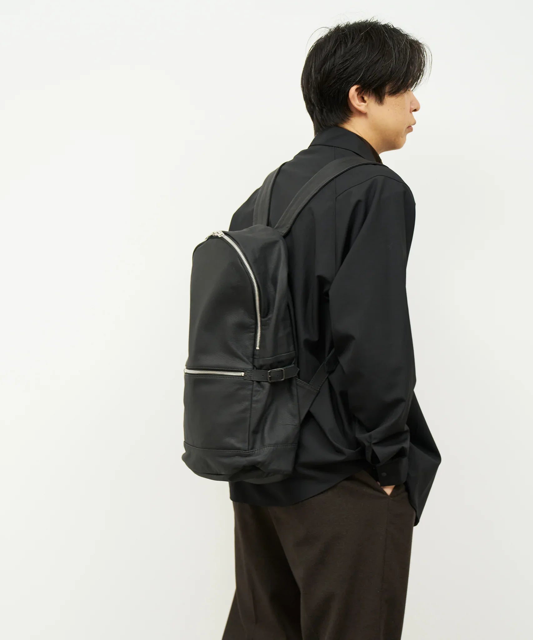 軽くて柔らかいシンプルなやぎ革リュック - たっぷり入る大容量
