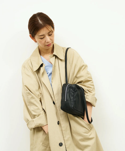 #11/ スラウチーボックスバッグS (black) / やぎ革・ベアー - REN