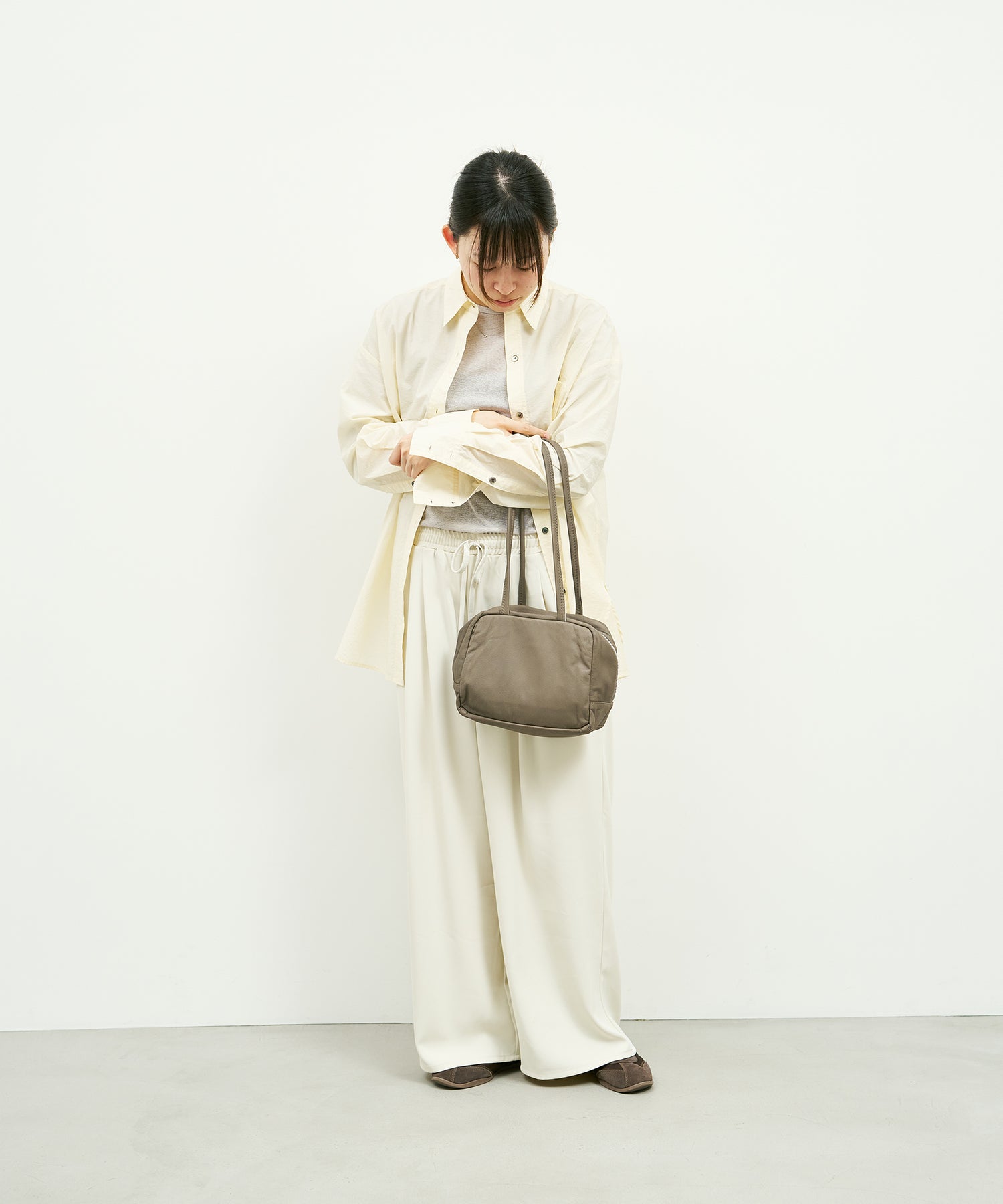 軽くて柔らかい横型やぎ革トートバッグ – REN