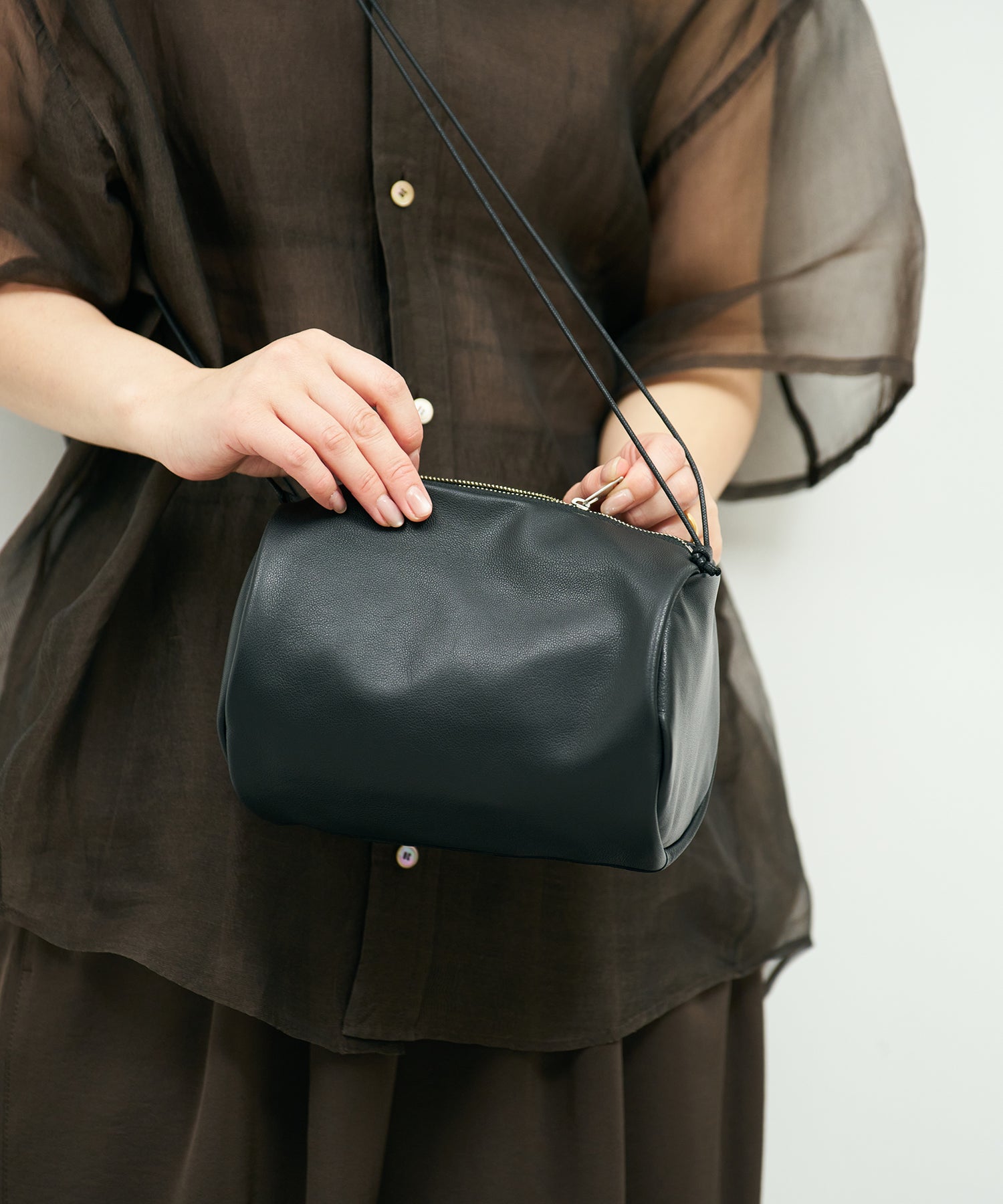 REN】《ポシェット》軽くて丈夫、シンプルな”ドラム型”のレザー