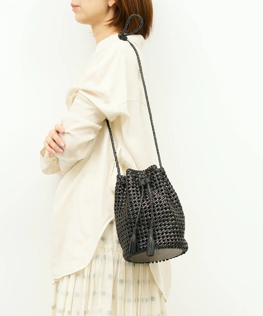 #16/ タッセルボトルショルダー(black)/ やぎ革・ゴートメッシュ - REN