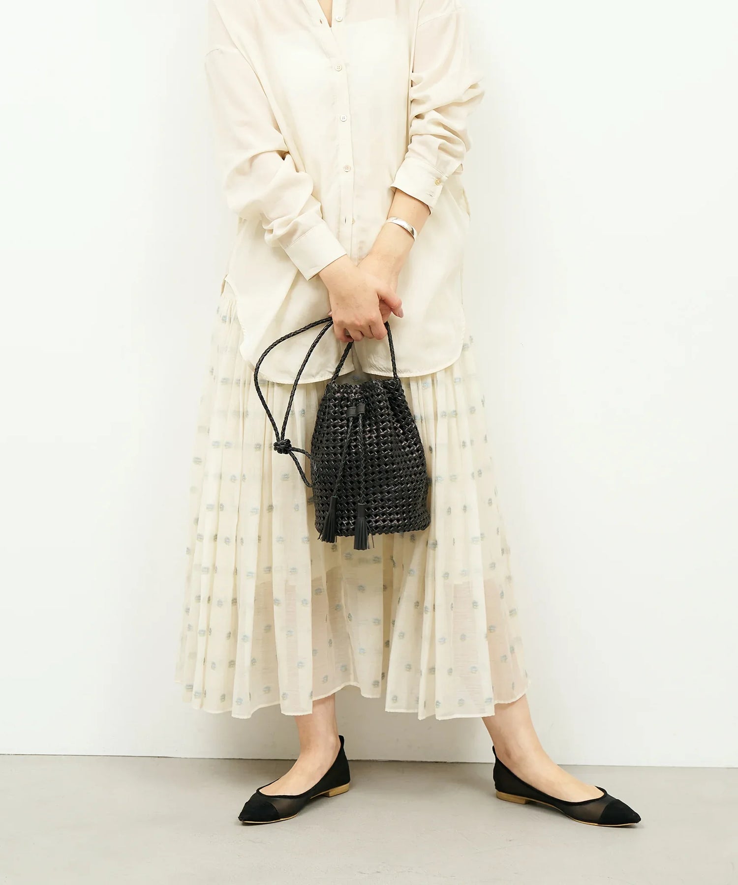 #16/ タッセルボトルショルダー（black）/ やぎ革・ゴートメッシュ - REN