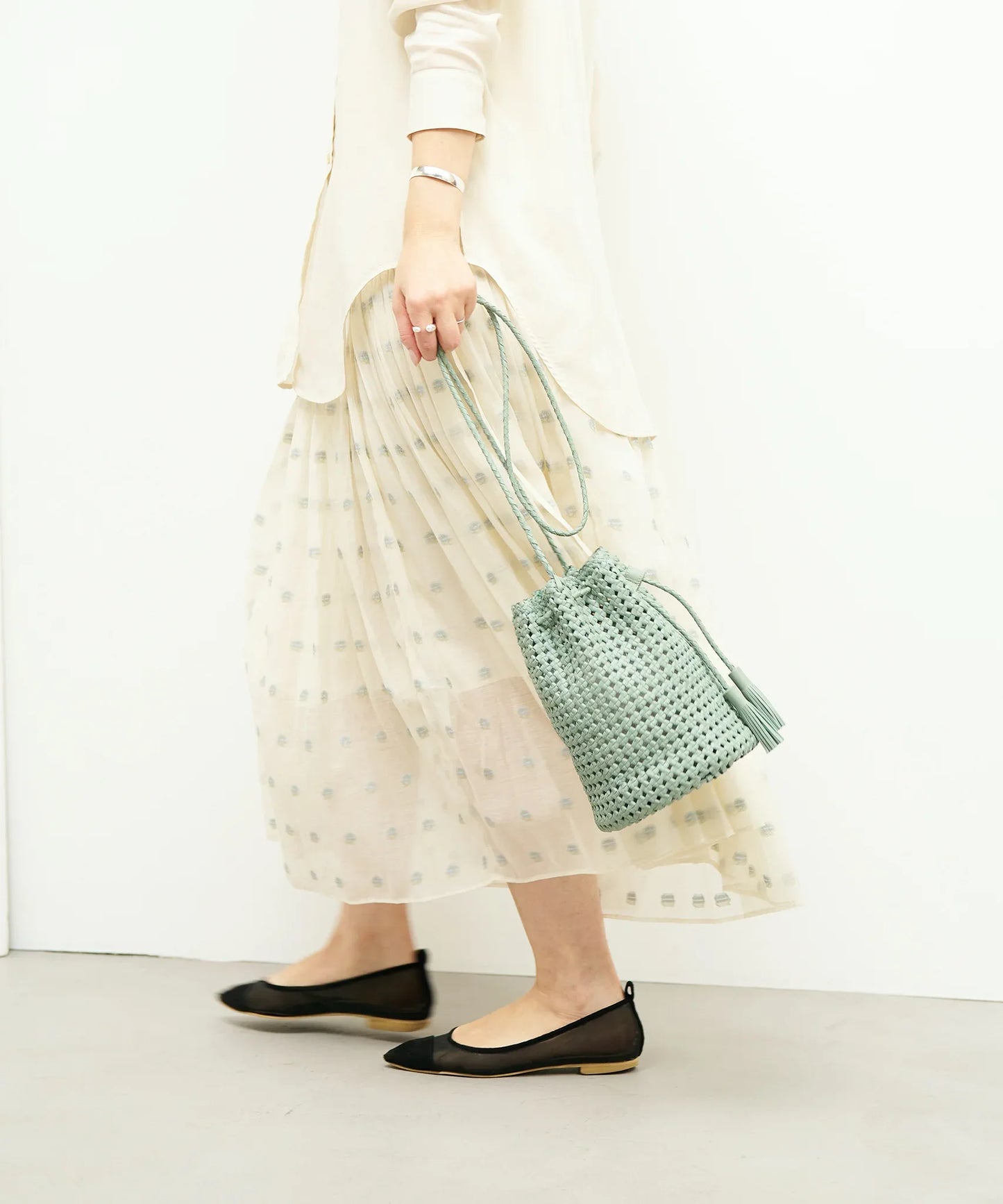 #16/ タッセルボトルショルダー（sage green）/ やぎ革・ゴートメッシュ