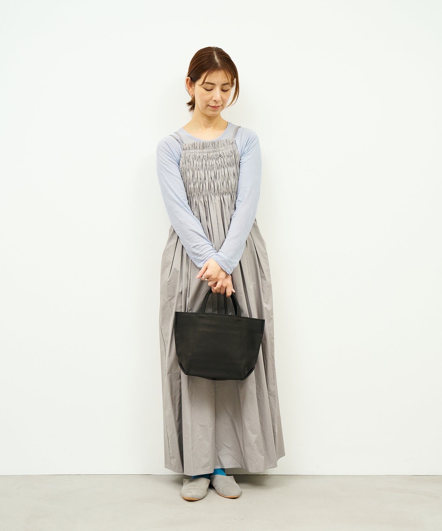 REN】《トートバッグ》シンプルで軽い、手持ちサイズのレザーバッグ。