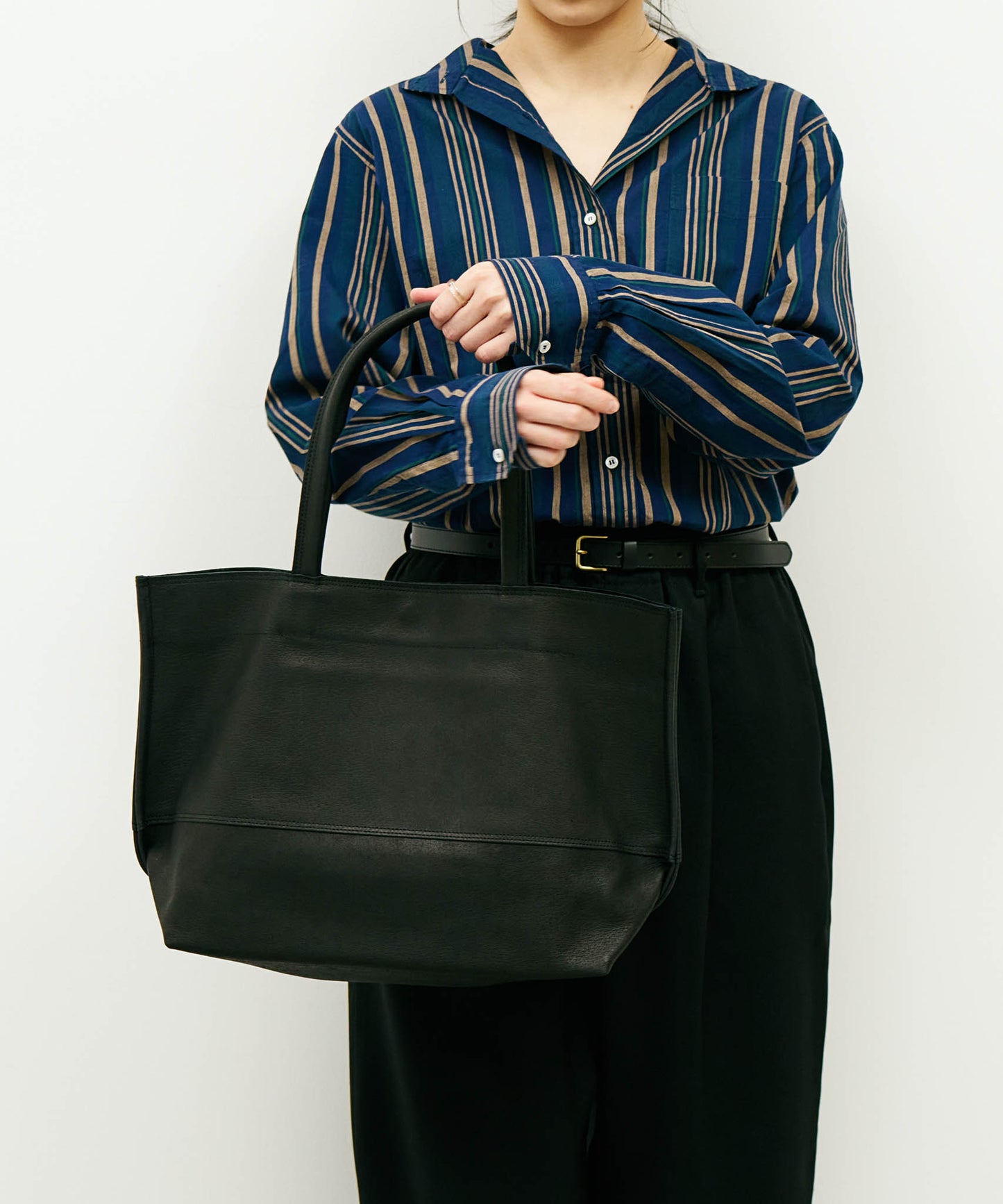 #30 / ワイドトートM（black）/ ピッグスキン・ハリー