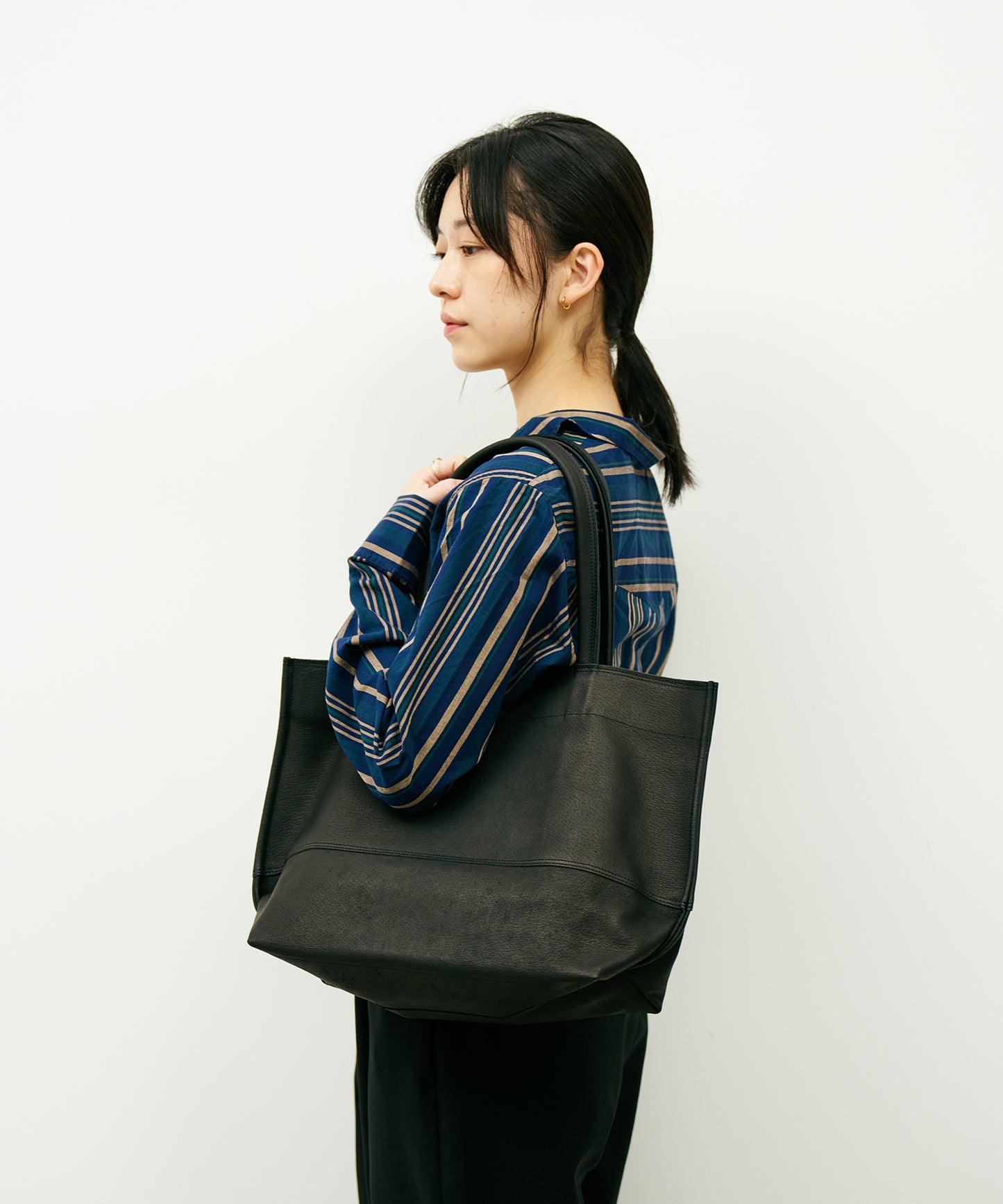 #30 / ワイドトートM（black）/ ピッグスキン・ハリー