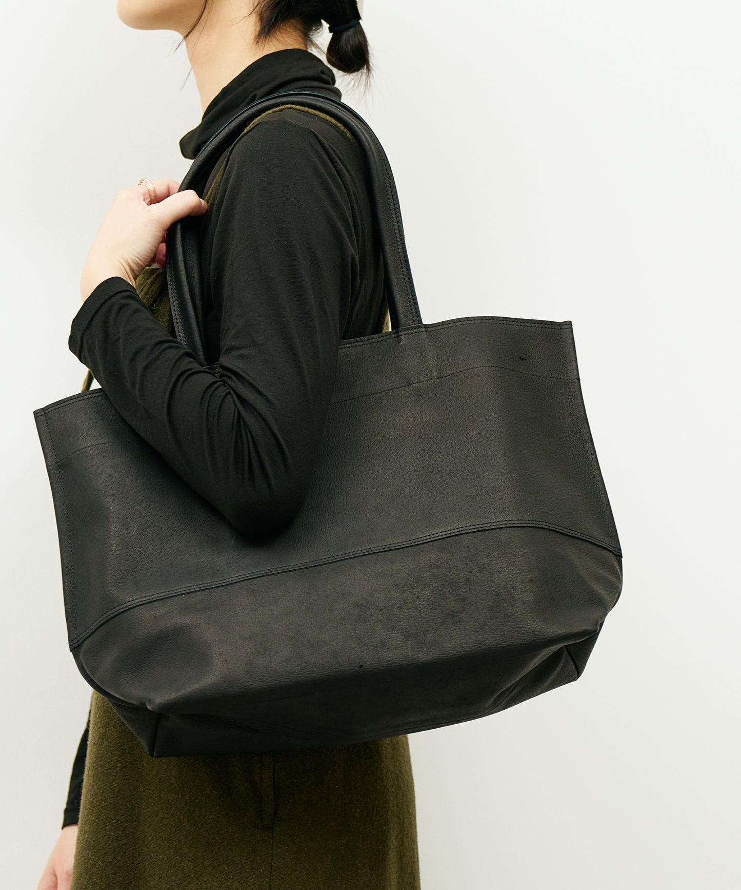 #30 / ワイドトートM（black）/ ピッグスキン・ハリー