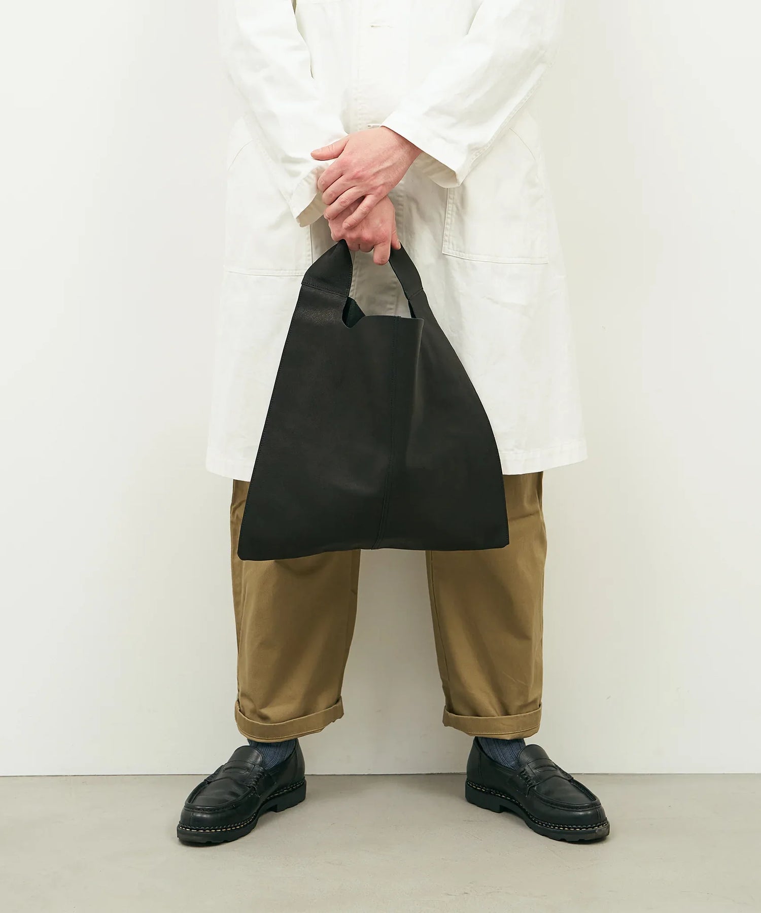 軽くて柔らかい豚革レジ袋ショルダーバッグ - 大容量で男性にも最適 – REN