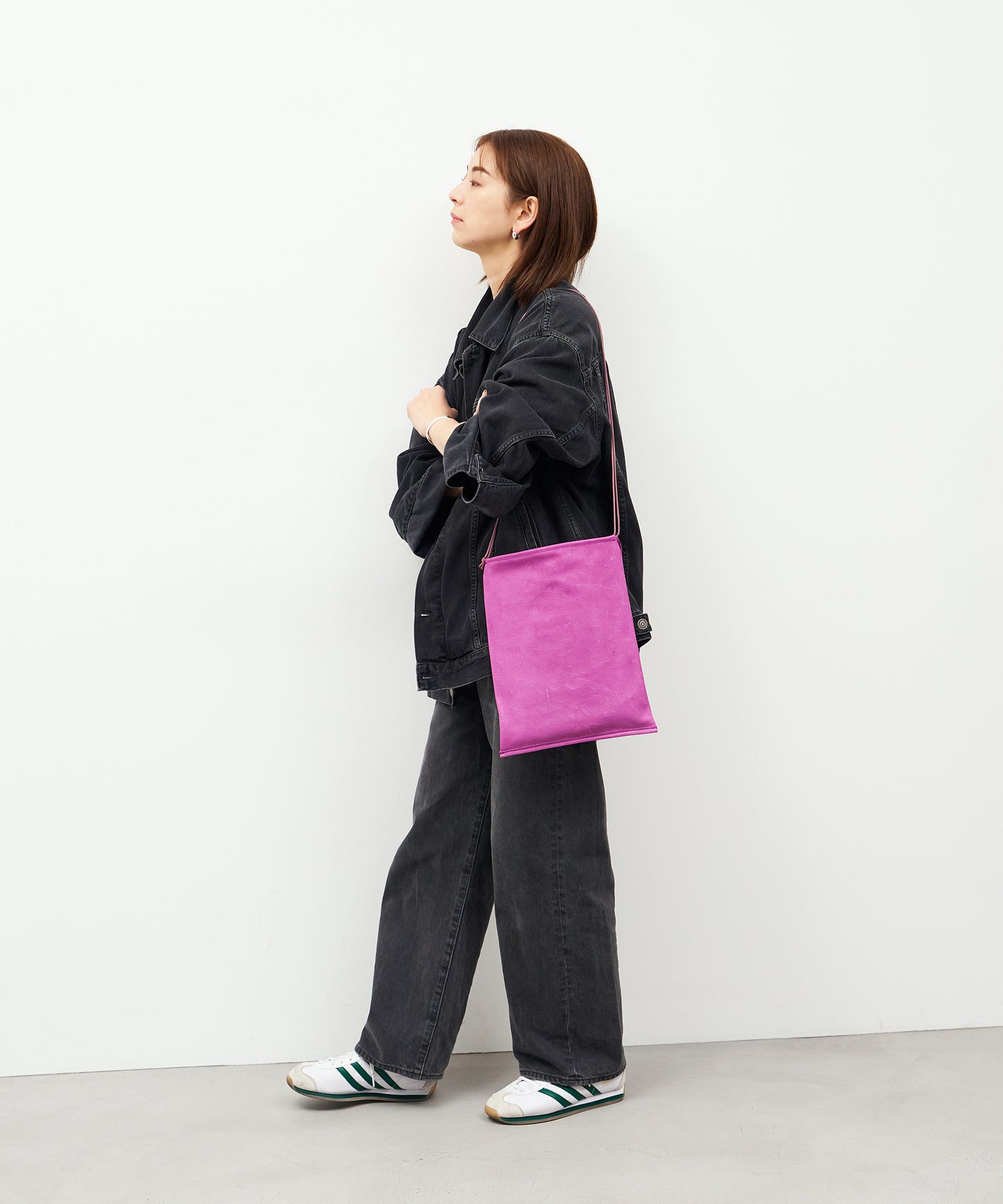 #30/ フラットショルダー（peony purple）/ ピッグスキン・ハリー