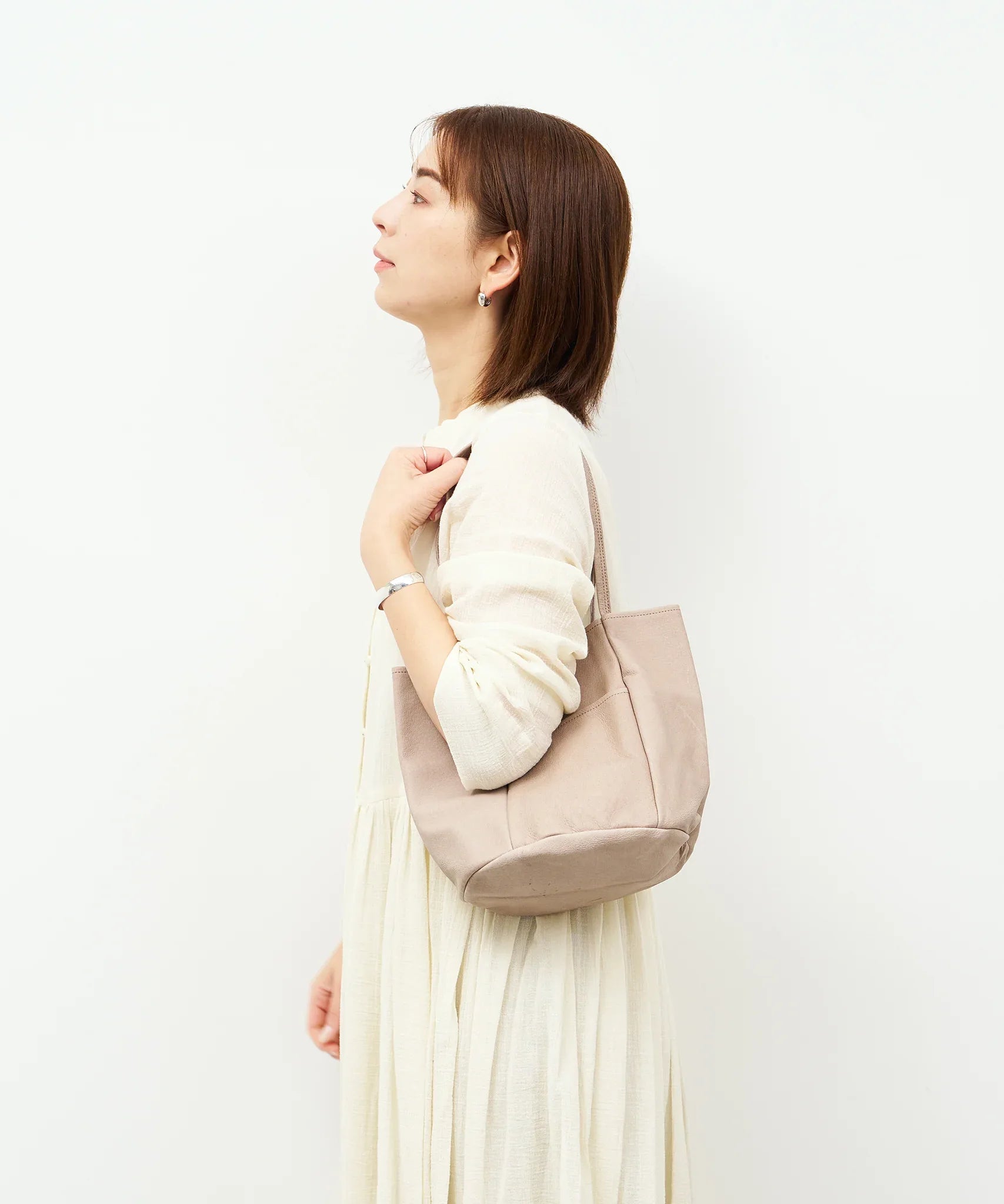 帯バッグ・形崩れしにくい・シンプルで使いやすい・トートバッグ・979 REN】《トートバッグ》シンプルで軽い、4ポケットの肩掛けトートバッグ