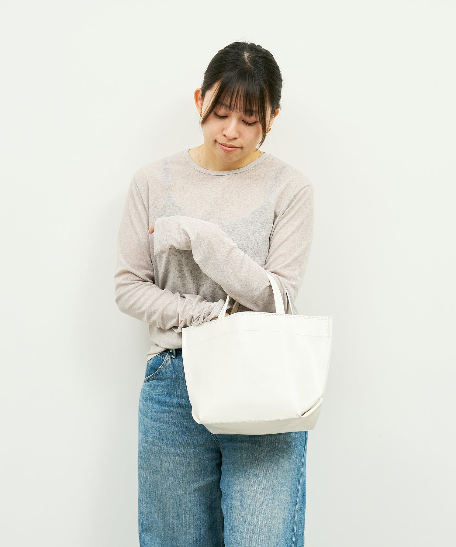 REN】《トートバッグ》シンプルで軽い、手持ちサイズのレザーバッグ。