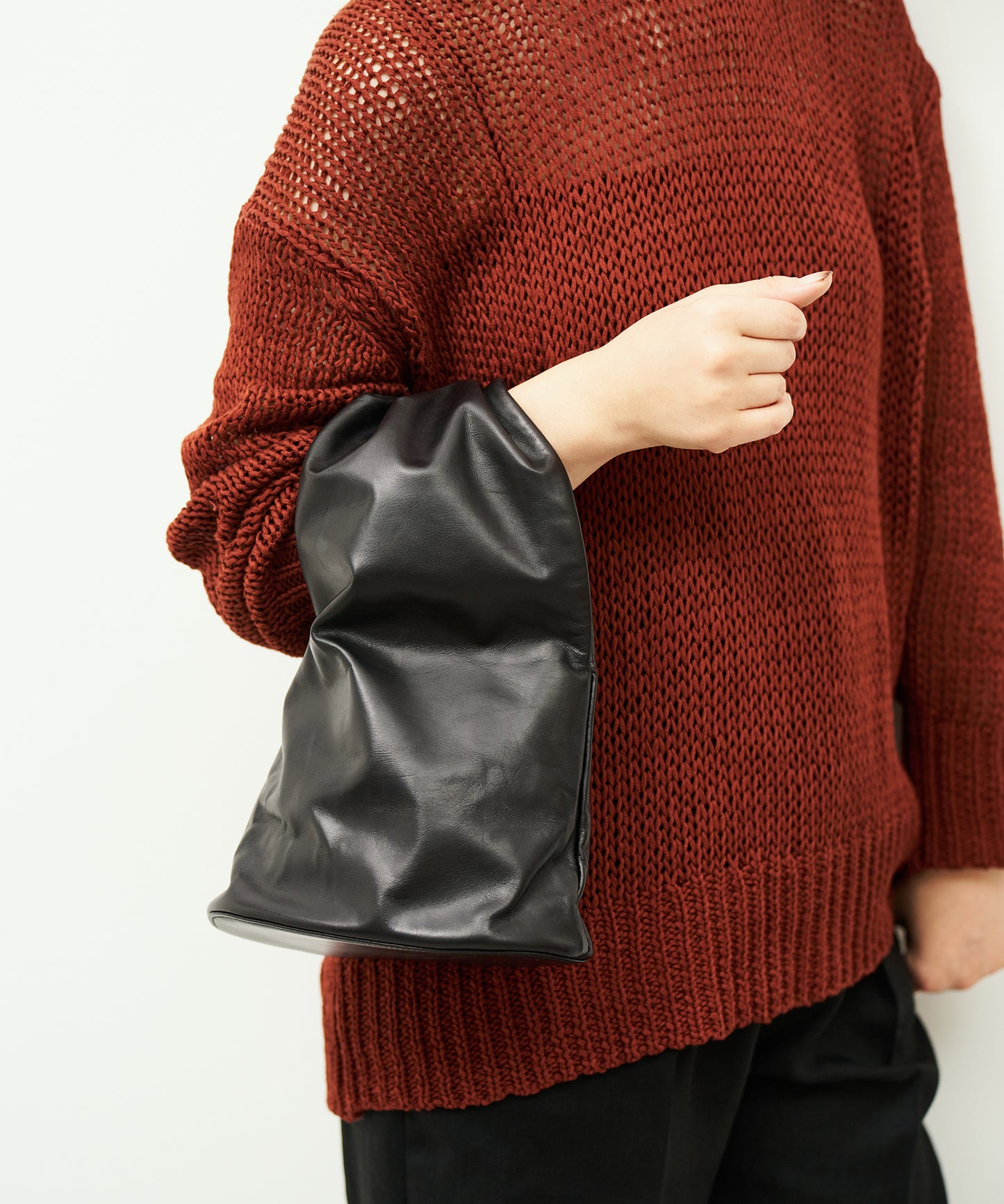 #45《BF SALE 10%》スリーブトート（black）/ 牛革・アペルト