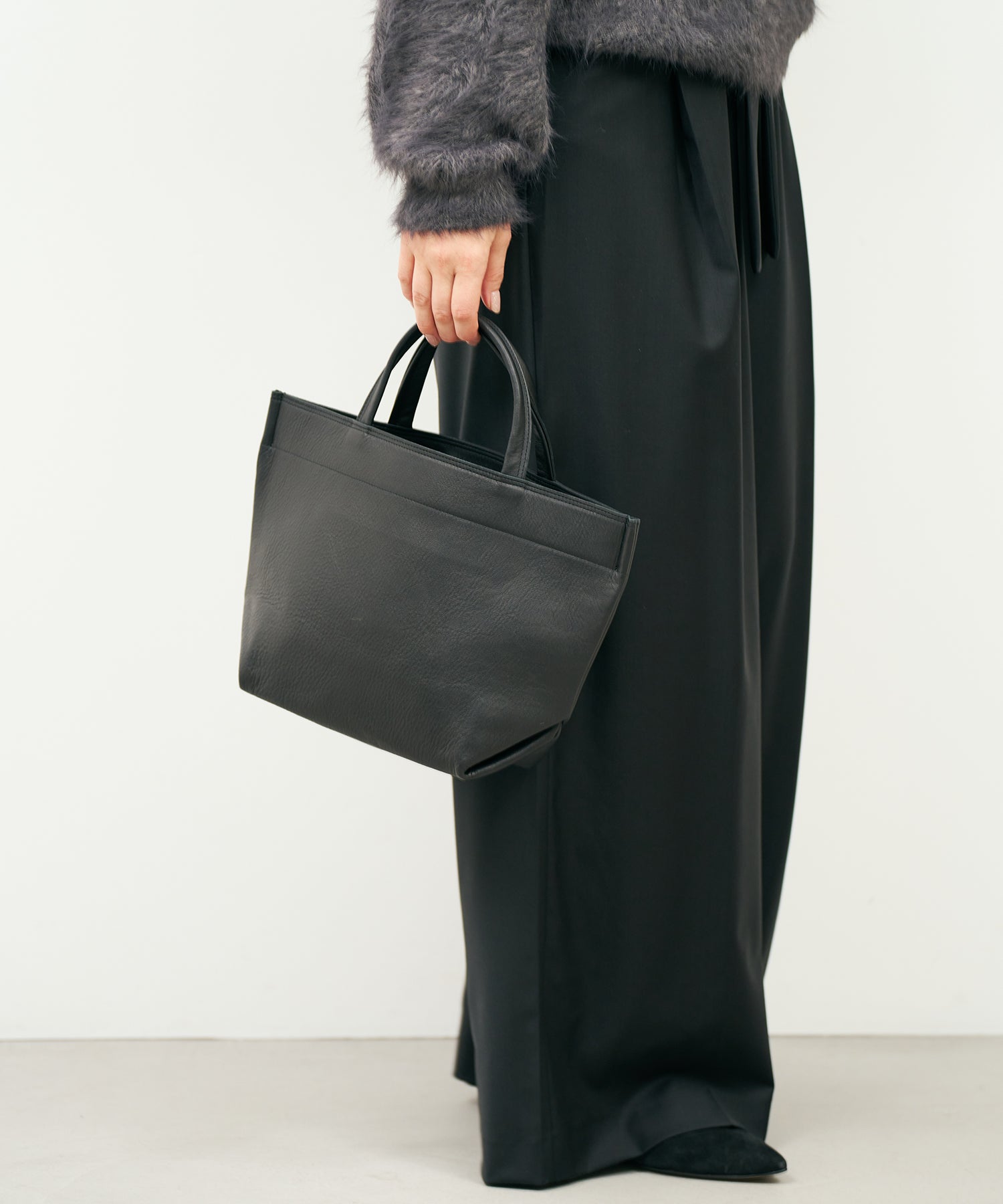 REN】《トートバッグ》やわらかい牛革のハンドバッグ｜シンプルで上質