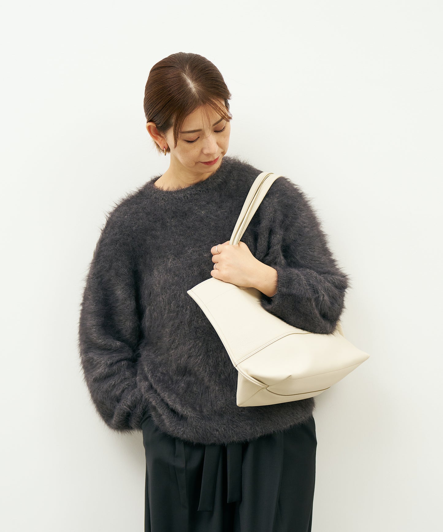 #52b/ ワイドトートM（ivory）/ 牛革・バレンシア