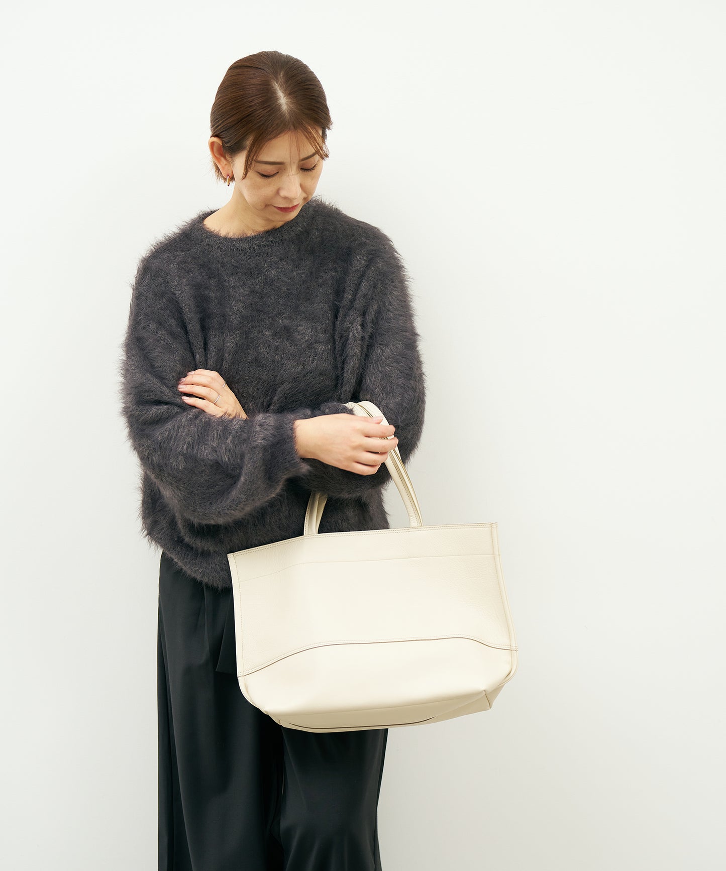 #52b/ ワイドトートM（ivory）/ 牛革・バレンシア